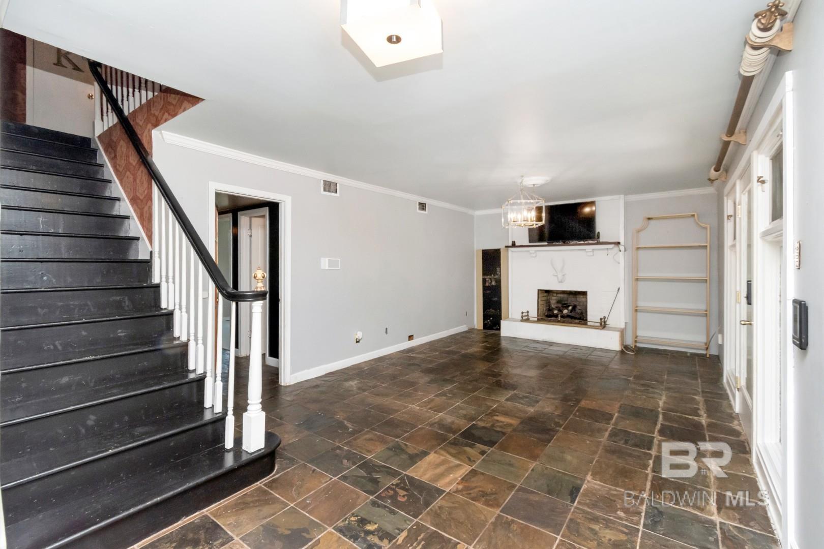 https://zimg.paragon.ice.com/ParagonImages/Property/PG/BCAR/396731/14/0/0/fc352f738cabfe030ca0aa18b86945af/7/7f98f390731a9224f8094fd99c966505/396731-221b445a-d5c1-4f72-9267-2c973a45167c.JPG
