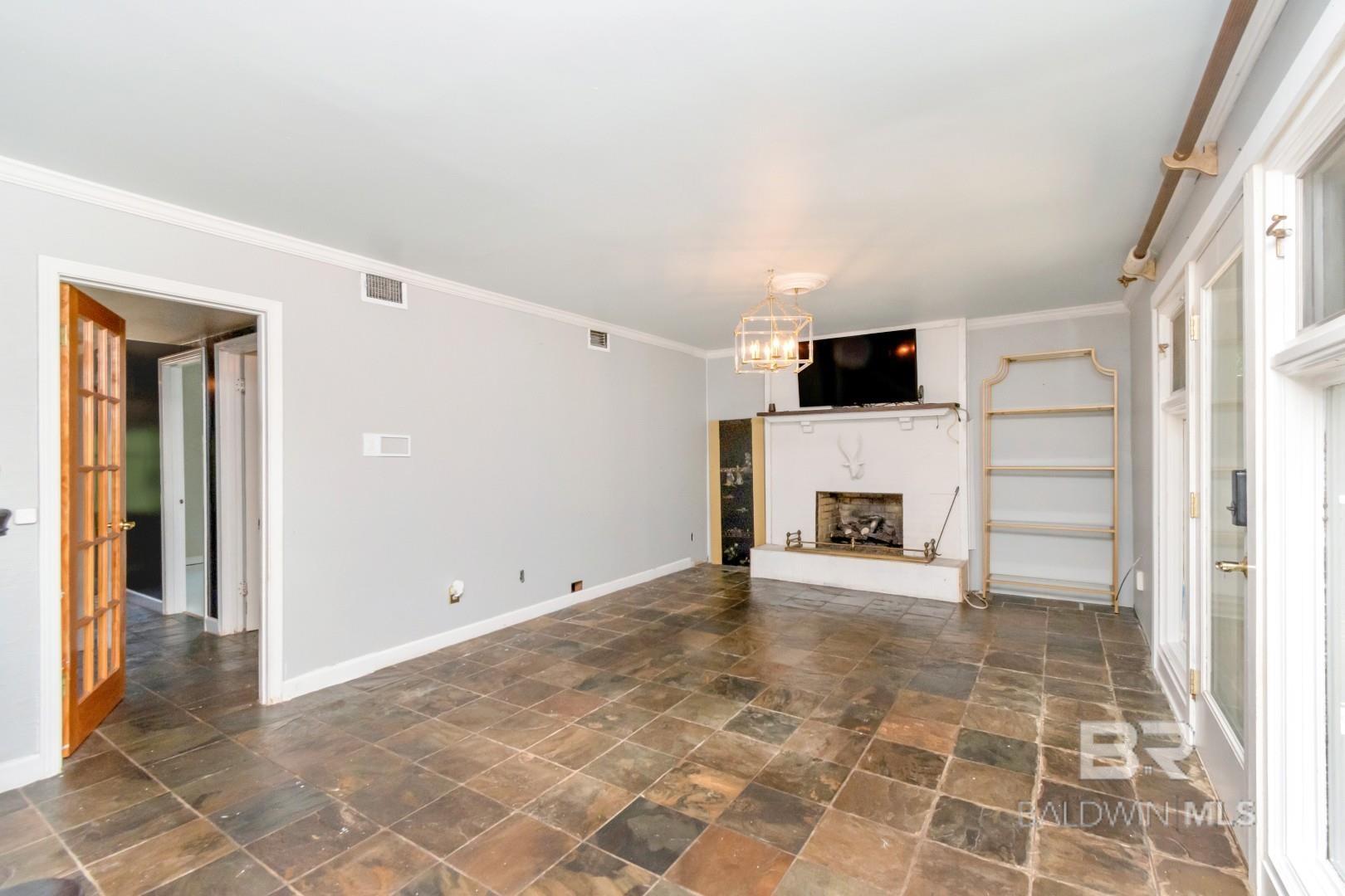 https://zimg.paragon.ice.com/ParagonImages/Property/PG/BCAR/396731/15/0/0/5a54fcf3e359f90f493730bdc5c1f959/7/7f98f390731a9224f8094fd99c966505/396731-0004132c-a490-49e3-9fd8-4a3f069c6849.JPG