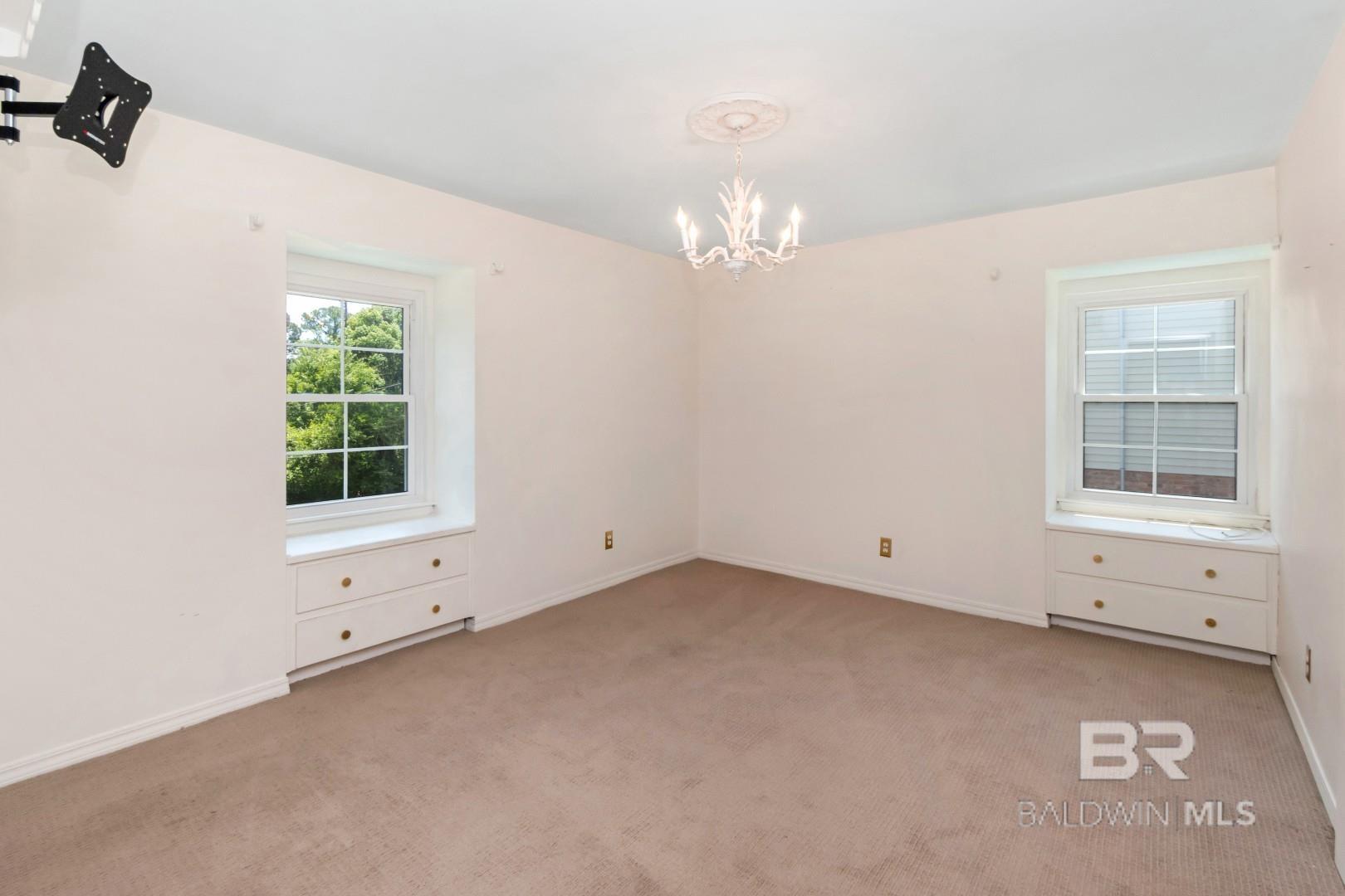 https://zimg.paragon.ice.com/ParagonImages/Property/PG/BCAR/396731/22/0/0/3f0459c9438992160cd21fbd2915e54d/7/7f98f390731a9224f8094fd99c966505/396731-e39cd18e-dd37-4b81-96b0-045908427dfa.JPG