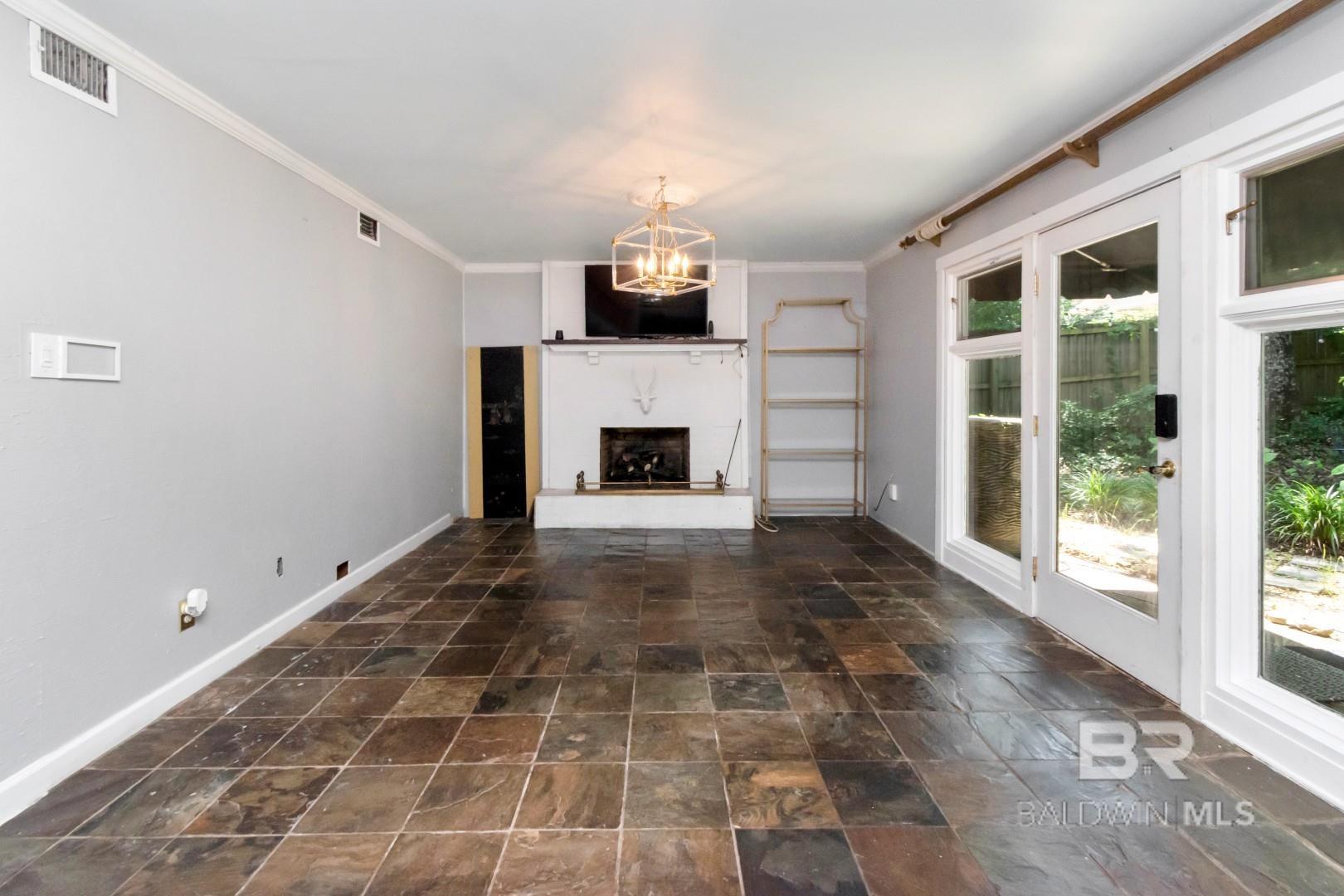 https://zimg.paragon.ice.com/ParagonImages/Property/PG/BCAR/396731/5/0/0/a5320deb22582863b976afcd4b80c82e/7/7f98f390731a9224f8094fd99c966505/396731-5e8ac2bb-bc33-42f1-bdbc-8382f3f92463.JPG
