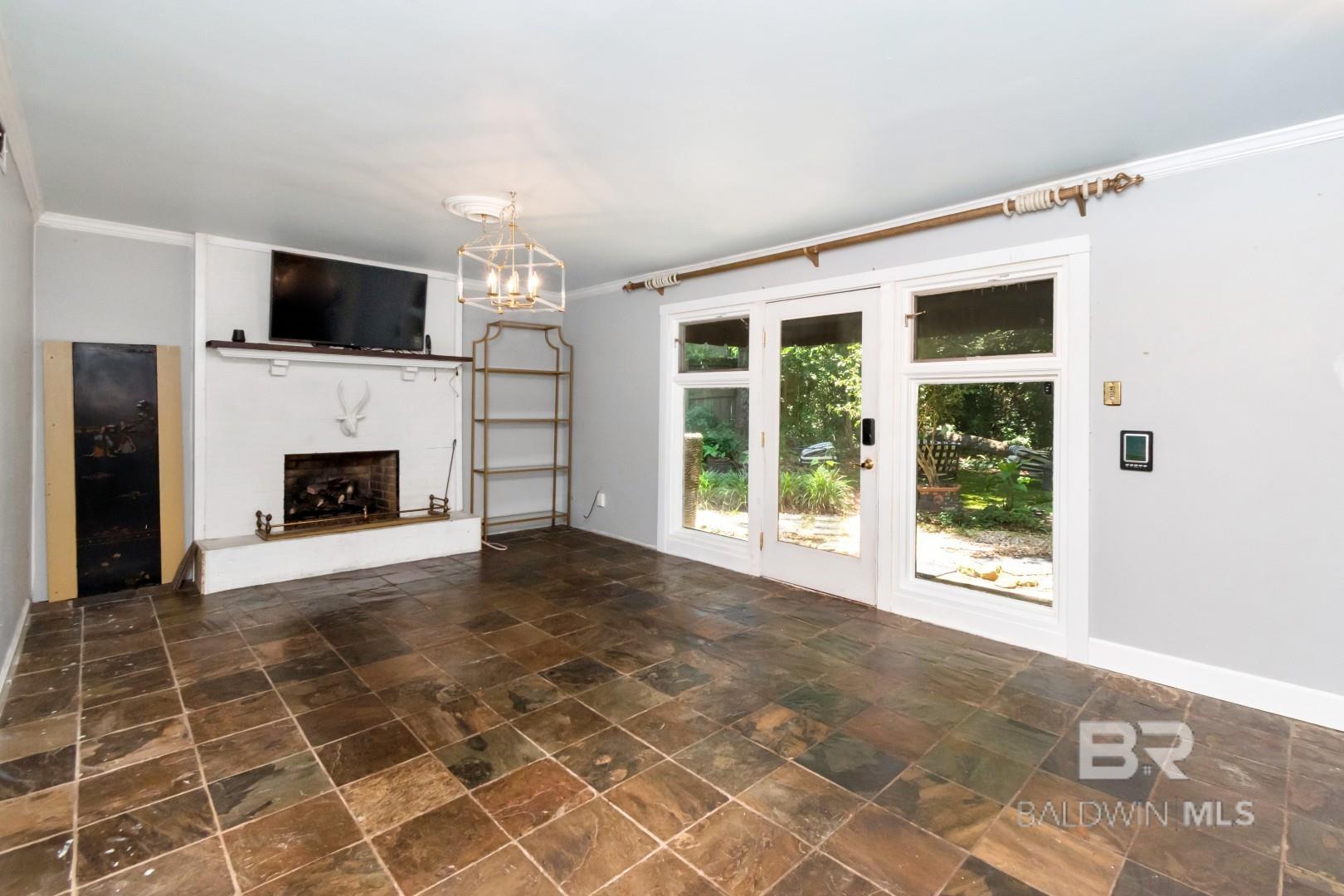 https://zimg.paragon.ice.com/ParagonImages/Property/PG/BCAR/396731/6/0/0/2a3769f6f244c816b855b3559a0efd21/7/7f98f390731a9224f8094fd99c966505/396731-9b7962a6-d412-47b9-95d2-bab8b03c46ad.JPG