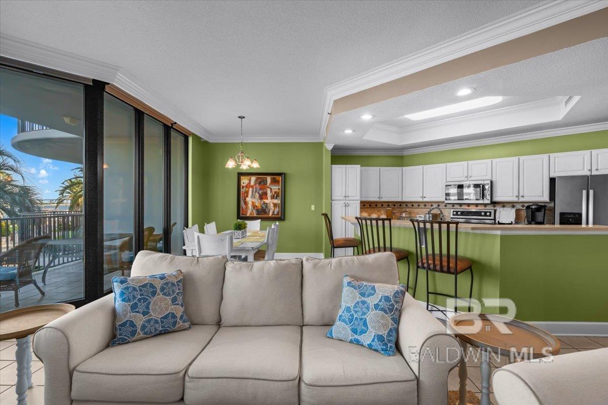 https://zimg.paragon.ice.com/ParagonImages/Property/PG/BCAR/396735/12/0/0/e3cd8bcebd83380e80c4452ab746074b/7/c40378e1f594368ef65e6ce0371a40b7/396735-4c97b449-95c2-43dd-946e-4eecb1c89754.JPG