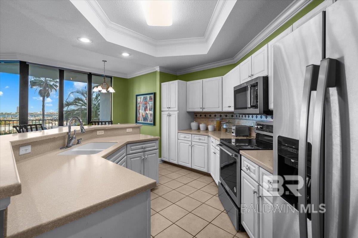 https://zimg.paragon.ice.com/ParagonImages/Property/PG/BCAR/396735/26/0/0/7bdf3e97b48241b90be88134ff72821c/7/c40378e1f594368ef65e6ce0371a40b7/396735-deeeaa4b-ee0f-4553-a162-969331a3d54a.JPG