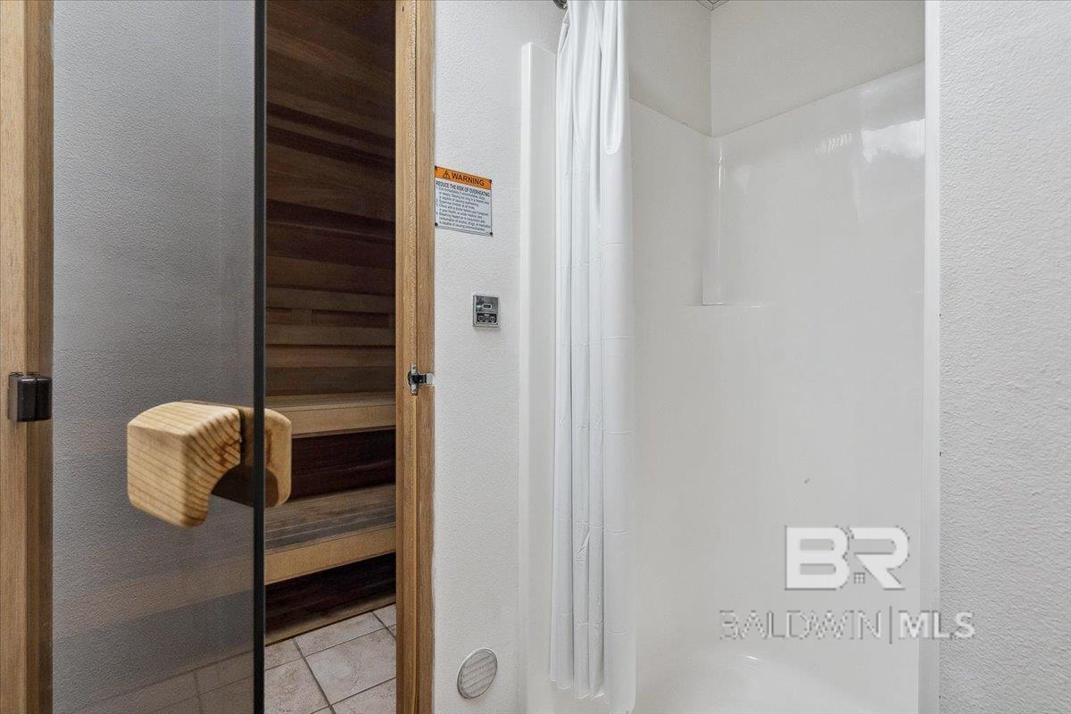 https://zimg.paragon.ice.com/ParagonImages/Property/PG/BCAR/396735/70/0/0/47225a3f95e6aa008d1f04683be80250/7/c40378e1f594368ef65e6ce0371a40b7/396735-92e2e88a-ca75-4b4e-9832-f4a2b330b308.JPG
