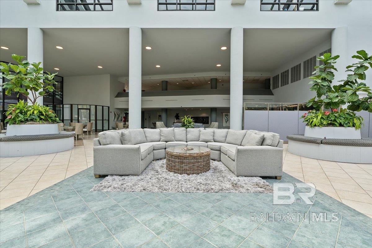 https://zimg.paragon.ice.com/ParagonImages/Property/PG/BCAR/396735/75/0/0/2cdaade47922b17b34ff550cbb6ea162/7/c40378e1f594368ef65e6ce0371a40b7/396735-9cdf5d81-c00c-4ad5-81f9-77e86bfc38f7.JPG