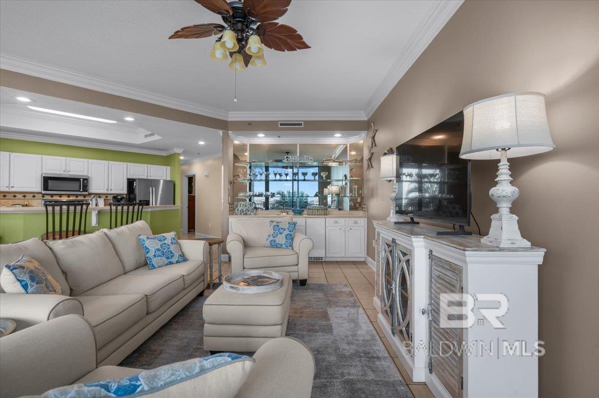 https://zimg.paragon.ice.com/ParagonImages/Property/PG/BCAR/396735/9/0/0/399c609a9805efe7b9d2d40878180b2b/7/c40378e1f594368ef65e6ce0371a40b7/396735-a466d610-06e3-46f7-8301-302c45e5b5d5.JPG