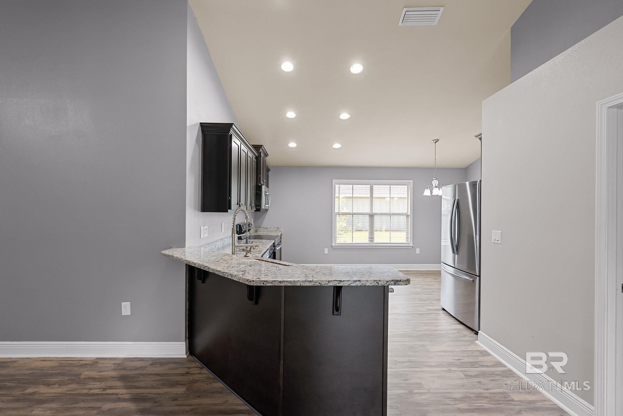 https://zimg.paragon.ice.com/ParagonImages/Property/PG/BCAR/396743/5/0/0/ad5b84d70cf465ce718c1b47dbd87865/7/8676b287cf49781b49905083e1314f37/396743-c256debe-4836-4ca1-b128-8b4a0ecf0e37.JPG