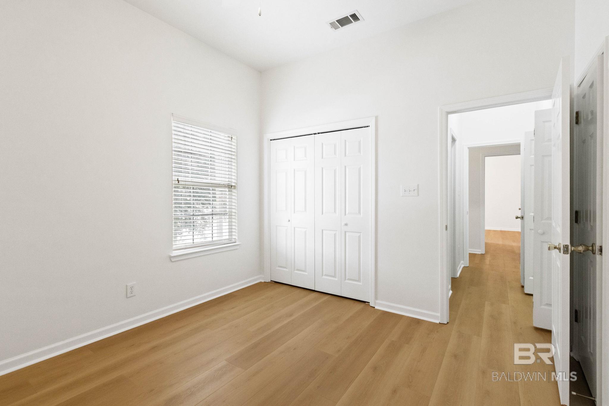 https://zimg.paragon.ice.com/ParagonImages/Property/PG/BCAR/396744/24/0/0/6b1c634adb85ff68545056b82ad83f85/7/52c903adbb33e97da4564b52910766e5/396744-66f00f5c-e723-4d5f-a6a3-c9a68998af86.JPG