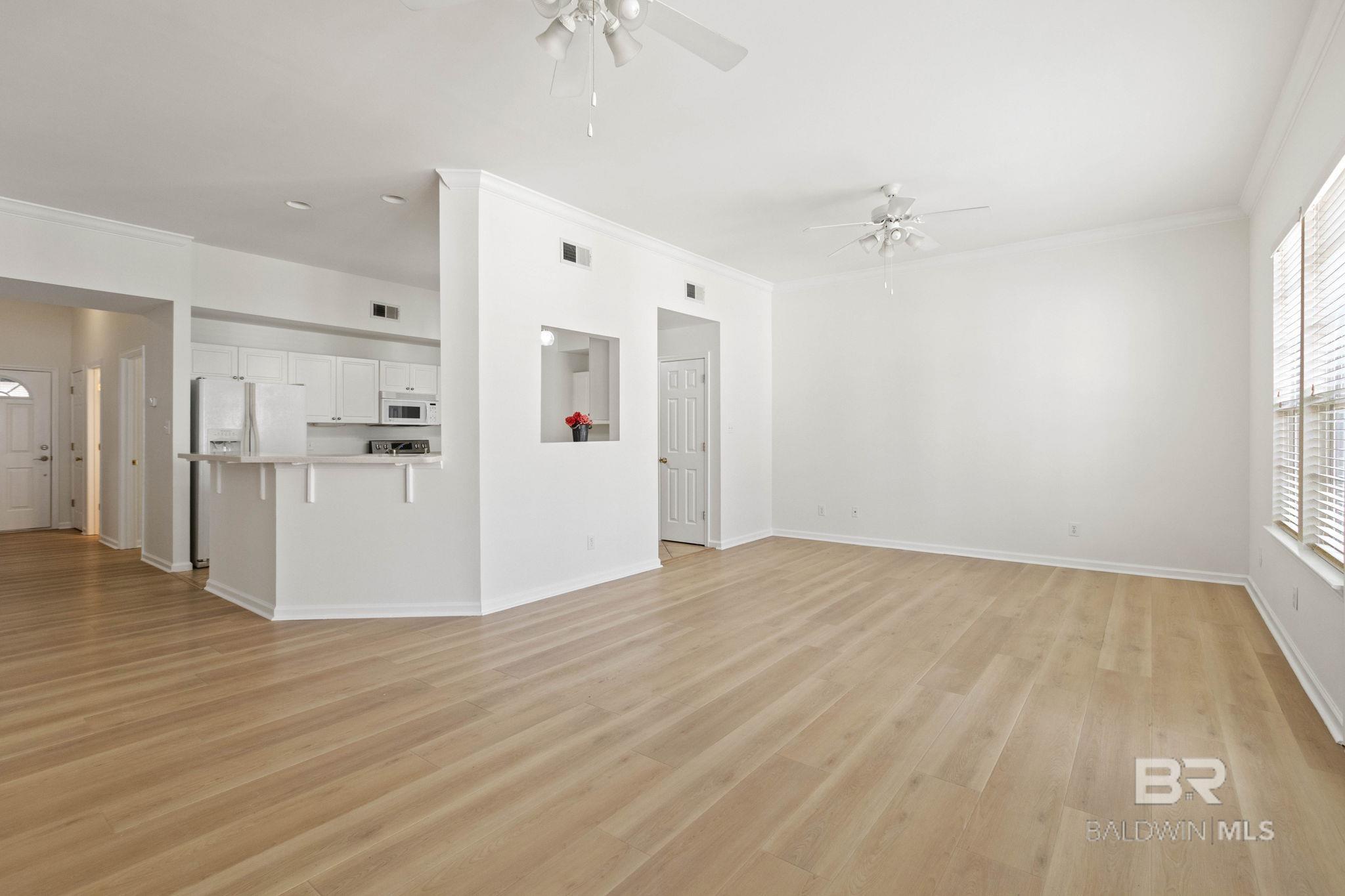 https://zimg.paragon.ice.com/ParagonImages/Property/PG/BCAR/396744/7/0/0/1f29c191d1470227f583eb36c76658b2/7/52c903adbb33e97da4564b52910766e5/396744-5bd109bc-15ed-4271-bc74-31fd53e9c985.JPG