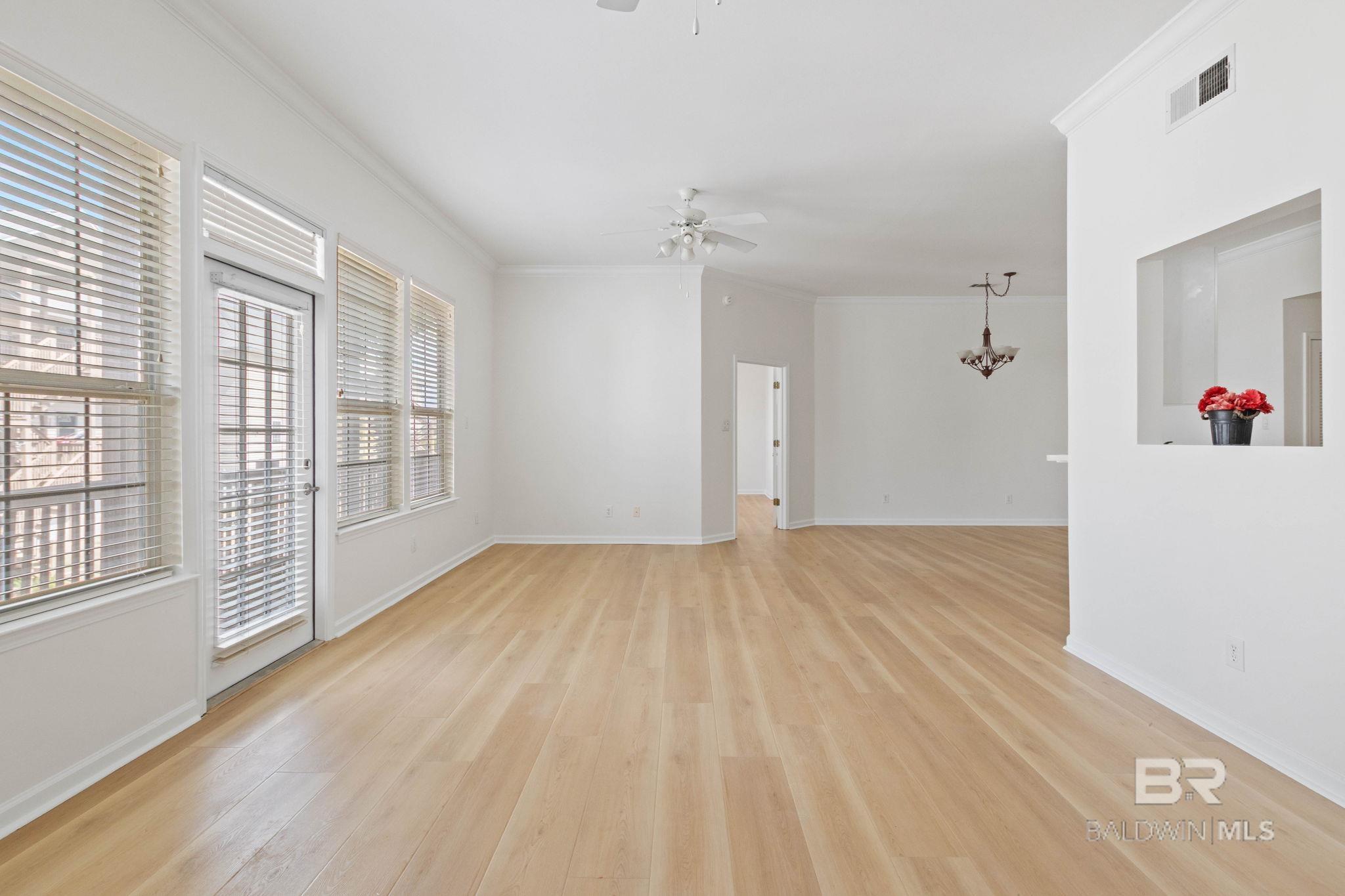 https://zimg.paragon.ice.com/ParagonImages/Property/PG/BCAR/396744/8/0/0/214e095b73f05351fe5d4be8a0647533/7/52c903adbb33e97da4564b52910766e5/396744-5067f3fc-0b07-4521-92c9-398dc6f79380.JPG