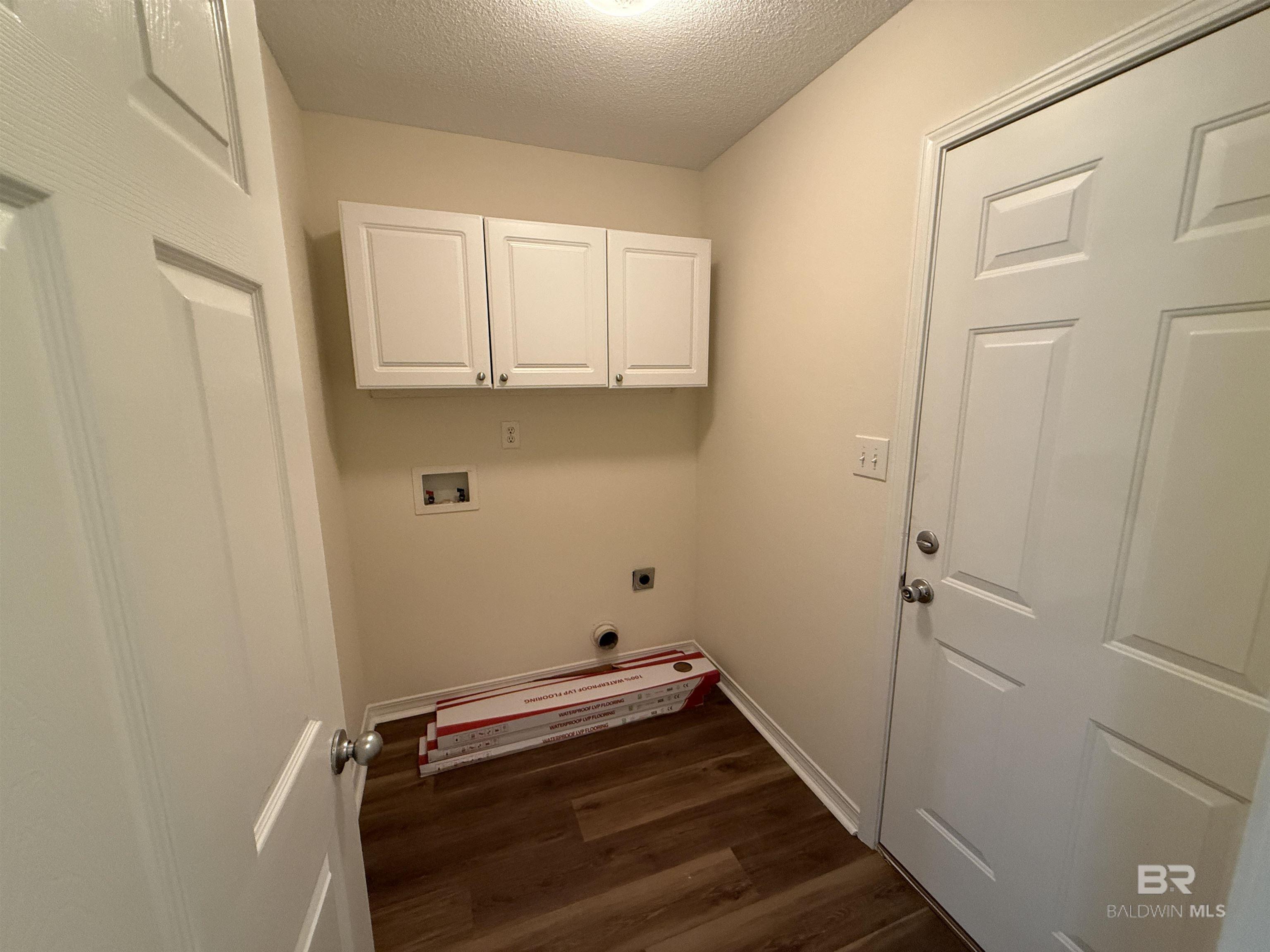 https://zimg.paragon.ice.com/ParagonImages/Property/PG/BCAR/396755/13/0/0/9ba5331d5edce38829bd0233b73ba261/7/7e37364690eb7d51d2751ac411895a98/396755-1c17ab1e-8d35-459f-83d1-f10d12f88426.JPG