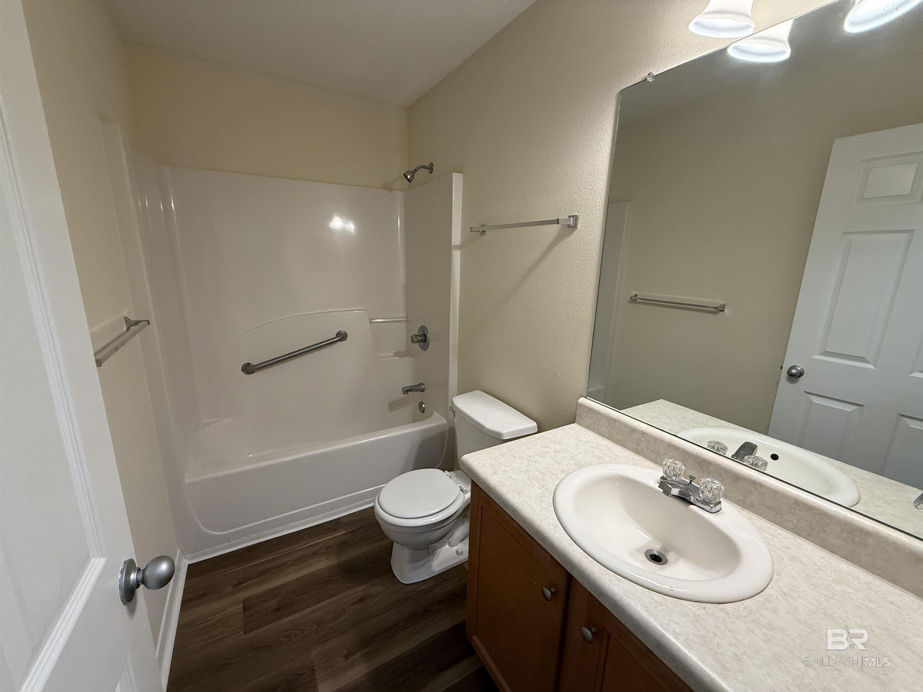 https://zimg.paragon.ice.com/ParagonImages/Property/PG/BCAR/396755/4/0/0/e4f9a74755076dfa80220433ea3c0586/7/7e37364690eb7d51d2751ac411895a98/396755-89f4851d-7337-4e00-868c-bff76f4e7a42.JPG