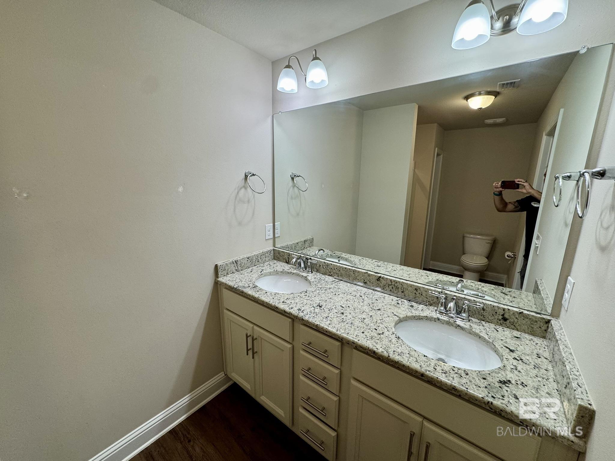 https://zimg.paragon.ice.com/ParagonImages/Property/PG/BCAR/396782/8/0/0/ae0e7fcf167621c497cfa1eedbe05be2/7/59f4b88ef98ecb70cb2c1a055b7c4fc7/396782-3f711723-345f-40e2-9ebd-fa9ed1b6c731.JPG