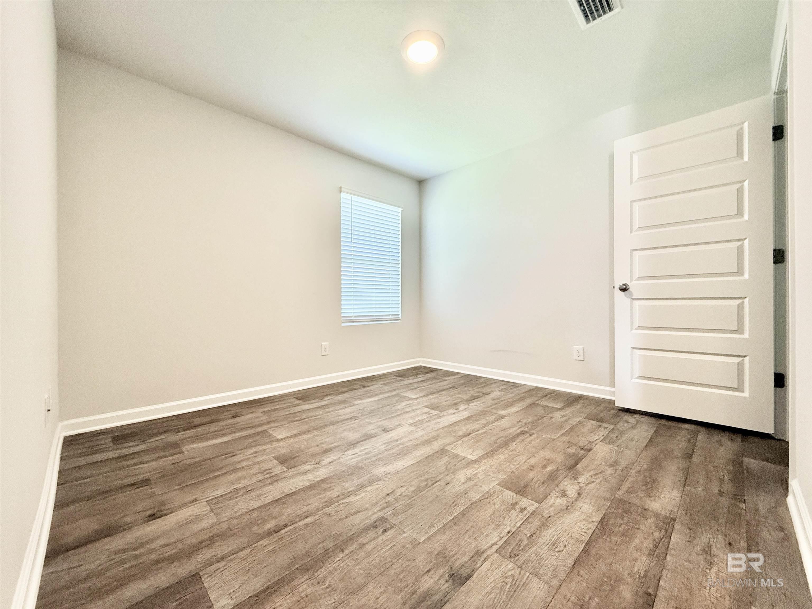 https://zimg.paragon.ice.com/ParagonImages/Property/PG/BCAR/396794/17/0/0/d49bb88d06b725e3ea14f57754513600/7/f80de5d87b18f3b60eff4c7460e251ec/396794-44e77577-d9bf-4c6d-a488-688293666028.JPG