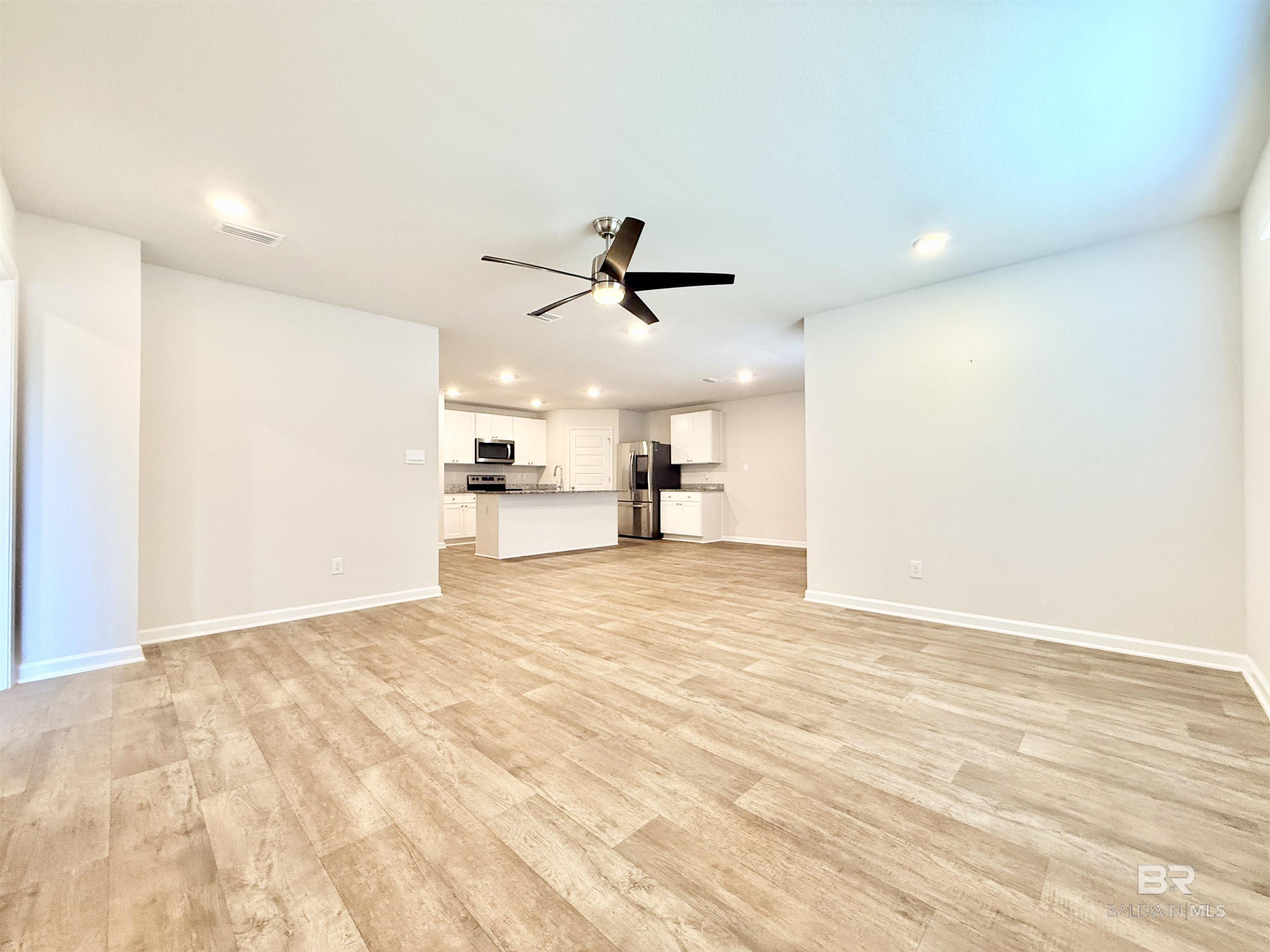 https://zimg.paragon.ice.com/ParagonImages/Property/PG/BCAR/396794/19/0/0/e7c4ea6269b15cc8d6bf1b815e683f37/7/f80de5d87b18f3b60eff4c7460e251ec/396794-086c6d05-f3c7-4316-a155-766e47466eaf.JPG
