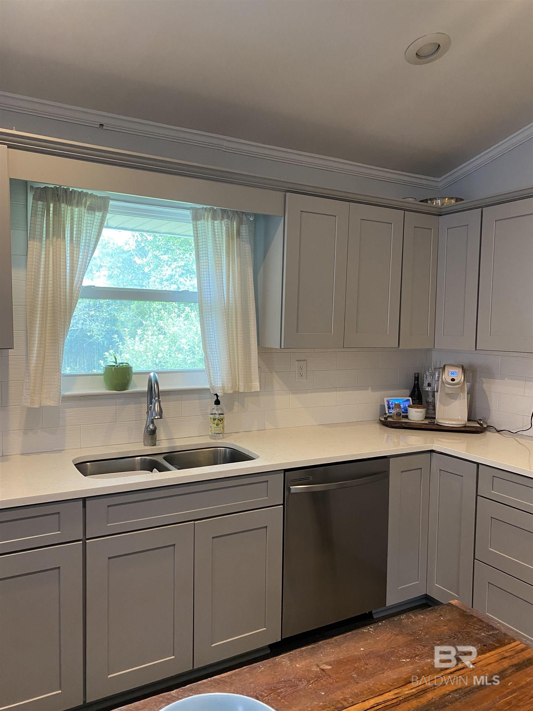 https://zimg.paragon.ice.com/ParagonImages/Property/PG/BCAR/396803/7/0/0/f9835397fdd149831b90acb40b7e34c8/7/6000a4b792c0e601bcd887bf3a2ebfb6/396803-c2050426-ab41-4f06-9d53-089cc959ff2b.JPG