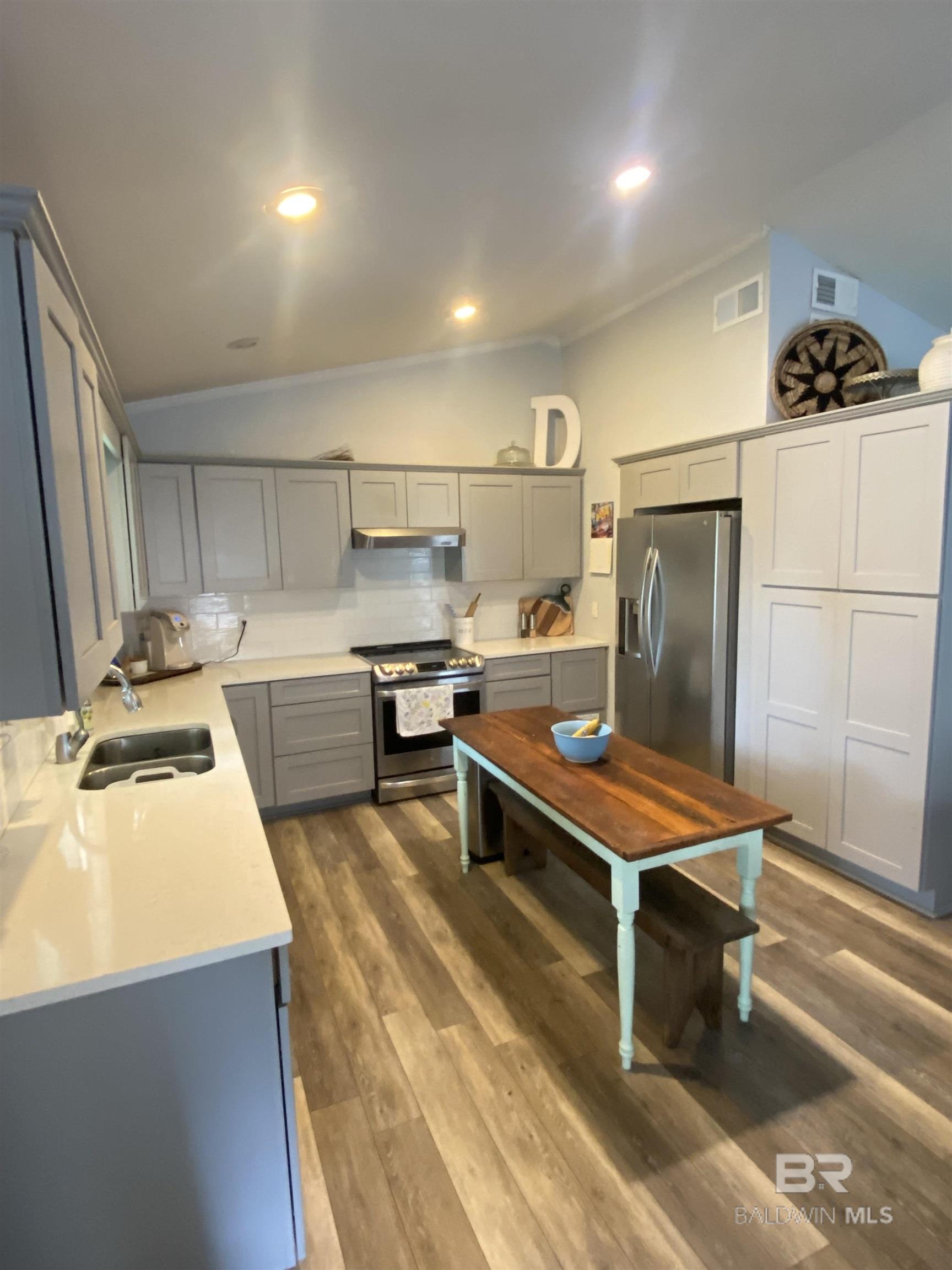 https://zimg.paragon.ice.com/ParagonImages/Property/PG/BCAR/396803/8/0/0/6d301d6e18cf2931c80ad1916ee565ff/7/6000a4b792c0e601bcd887bf3a2ebfb6/396803-5b007231-b50f-40aa-bf70-7db562a5ba24.JPG