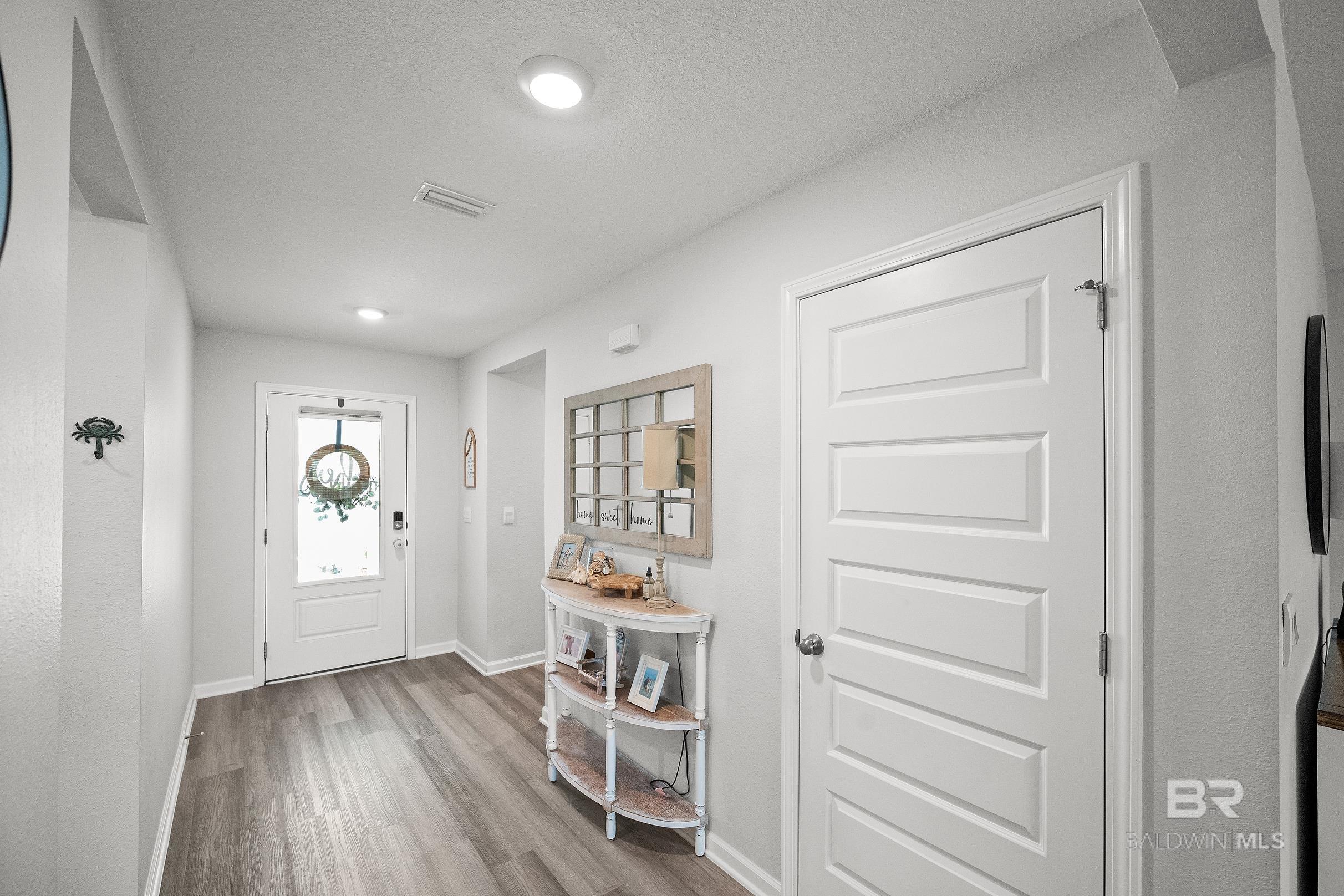 https://zimg.paragon.ice.com/ParagonImages/Property/PG/BCAR/396808/14/0/0/f2c5db5ed867d5f31896c31e0a87f320/7/675b71fa4014f46826b5704c43a4e375/396808-cb2ef59a-dff4-49e4-a34b-d2184c324add.JPG