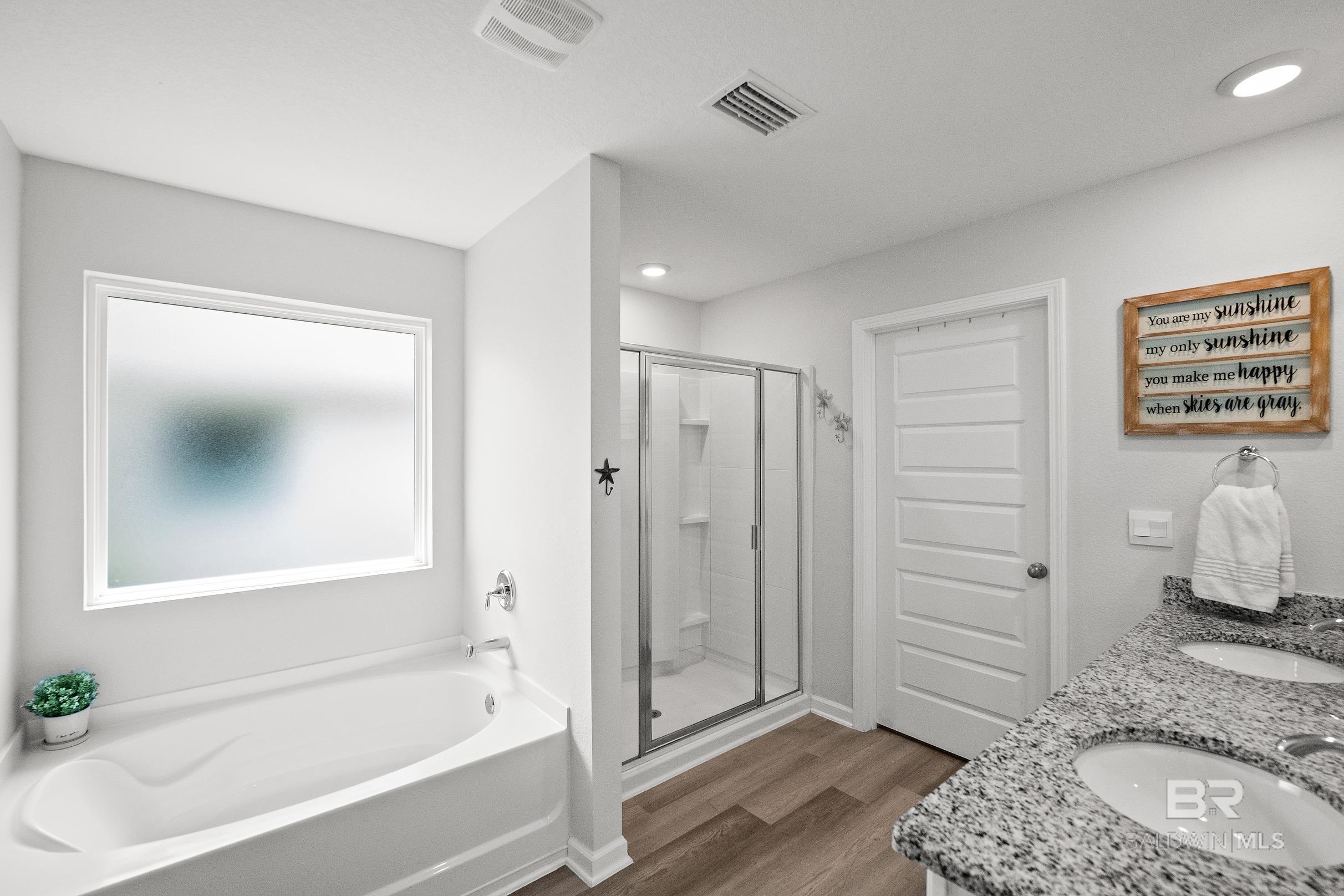 https://zimg.paragon.ice.com/ParagonImages/Property/PG/BCAR/396808/9/0/0/31ba1b4869798ca85c832166214acffe/7/675b71fa4014f46826b5704c43a4e375/396808-9e22a89f-ecff-439d-b907-9481f9ffc781.JPG