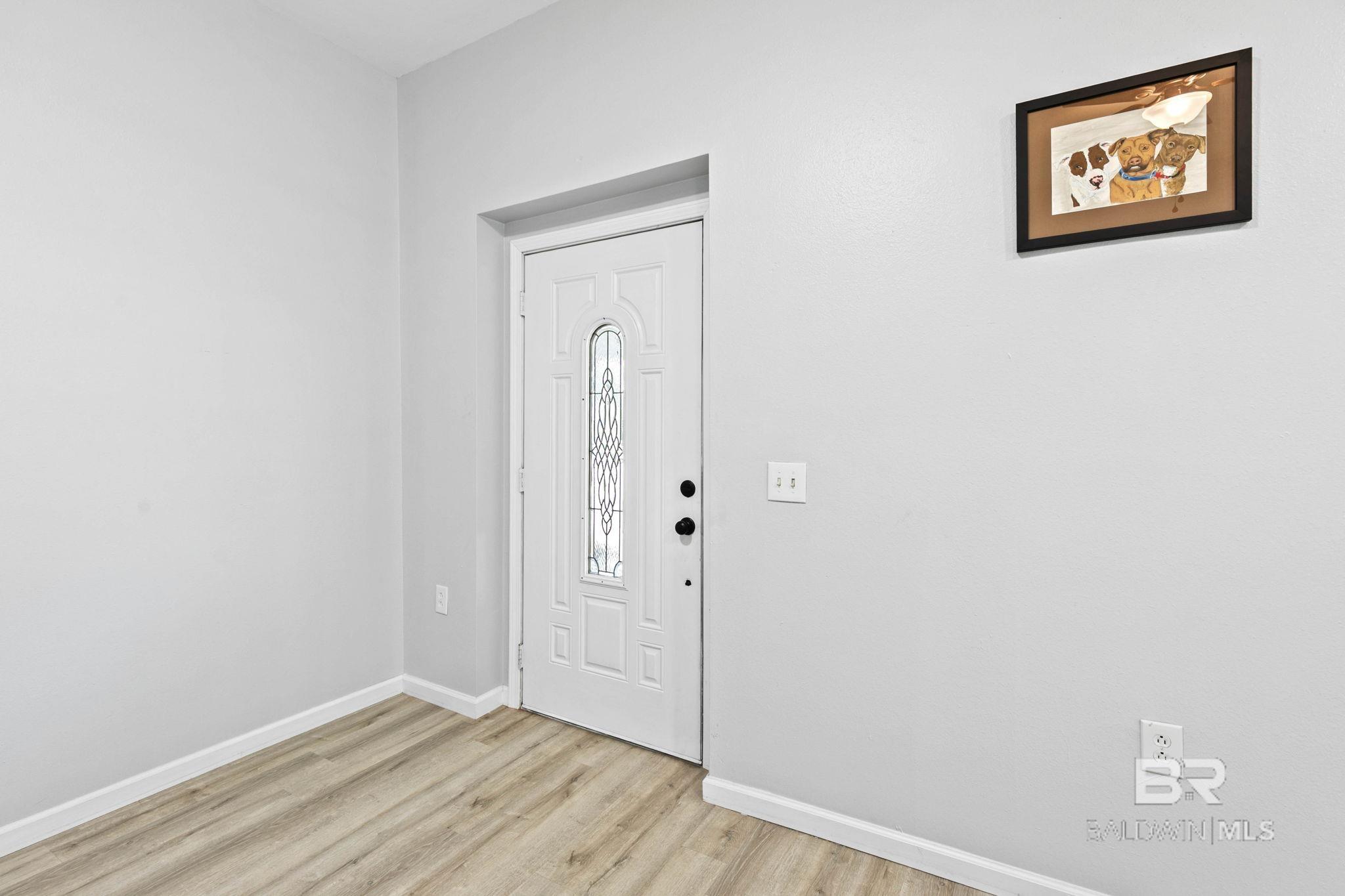 https://zimg.paragon.ice.com/ParagonImages/Property/PG/BCAR/396832/7/0/0/856a651db0b258ae42bc482821731a83/7/1b56e9d60ec1e1c19f7e47d9073e1a2a/396832-5da9957e-4da7-40a7-a7fe-a89955f1b175.JPG