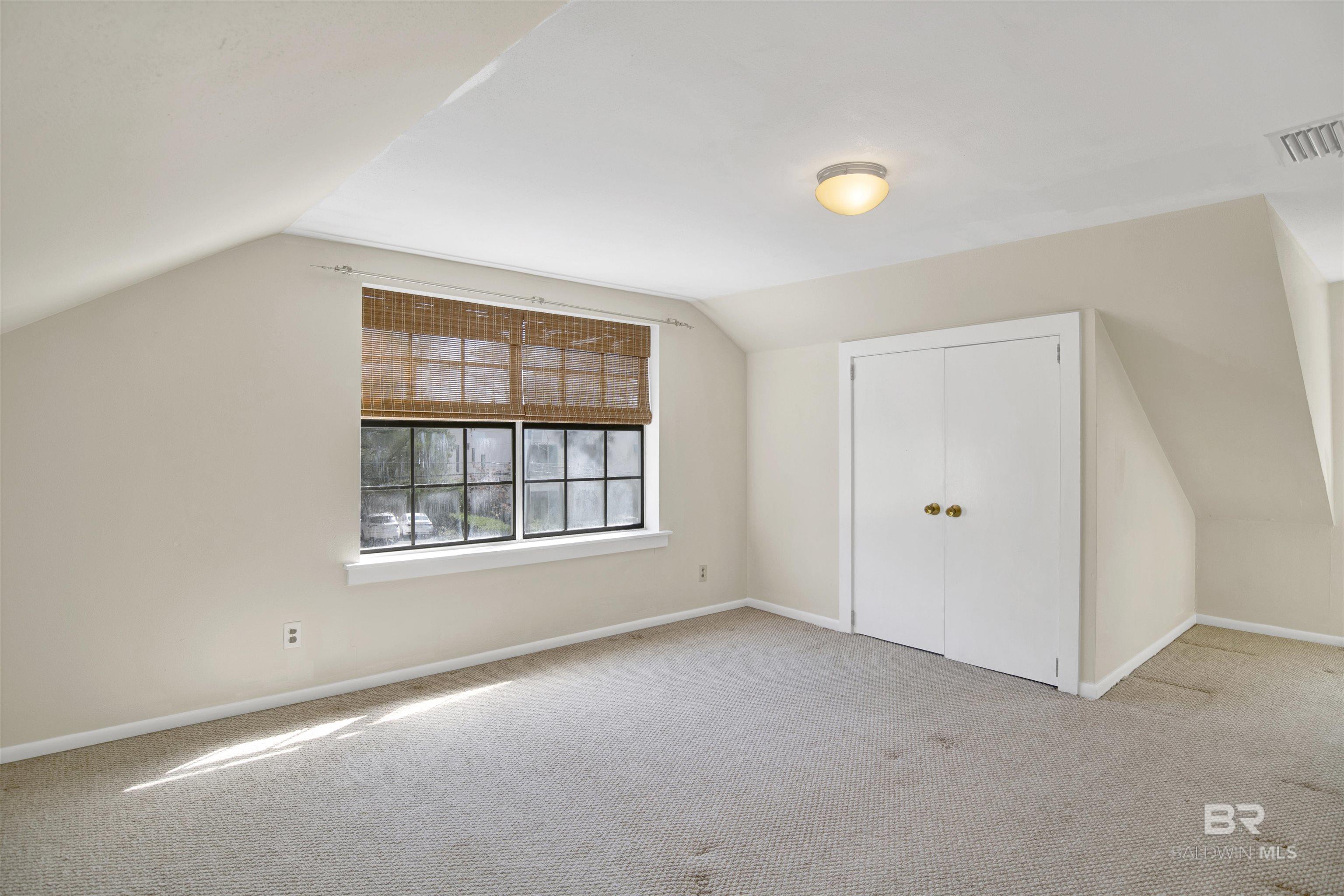 396850 | Photo 25