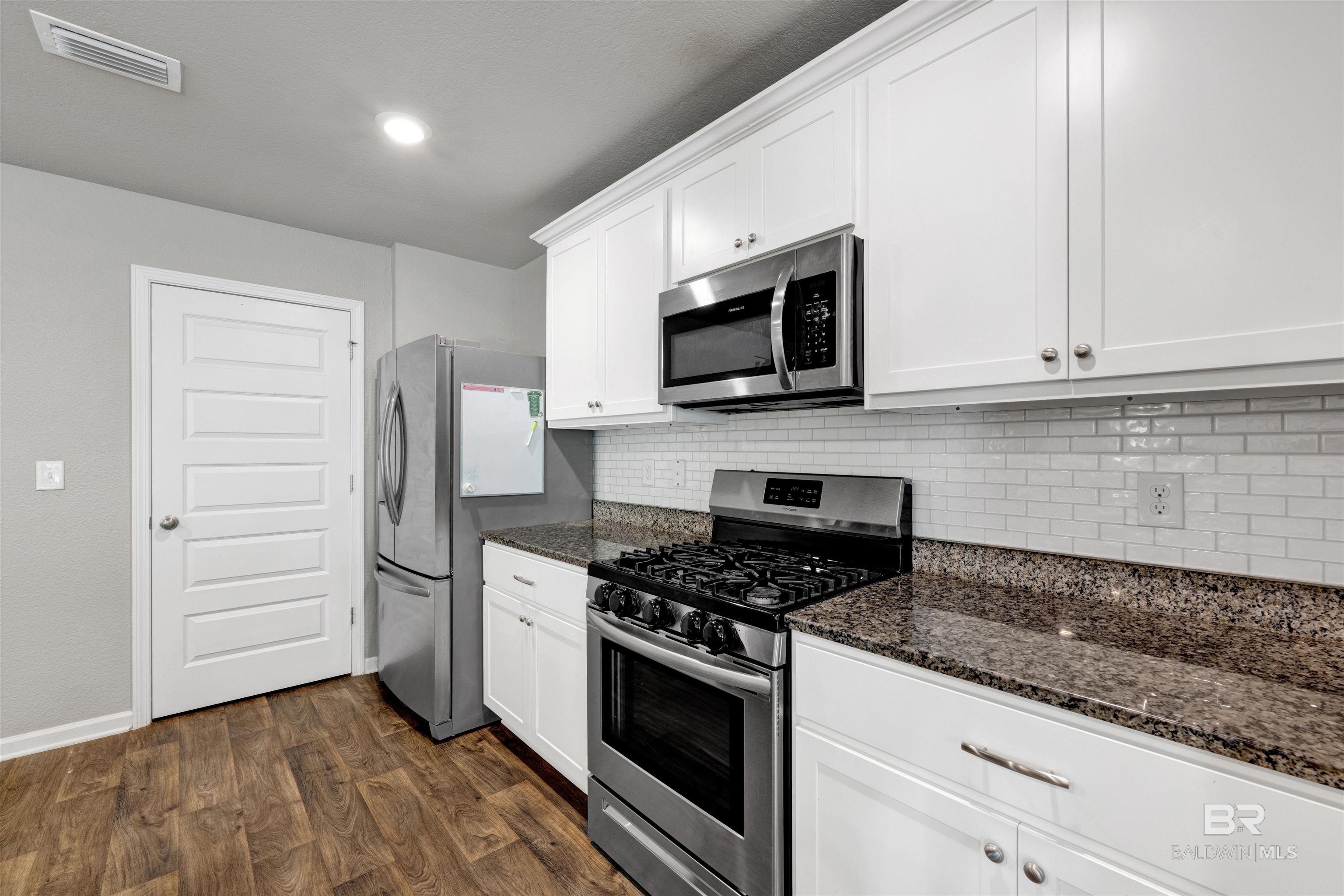 396859 | Photo 18