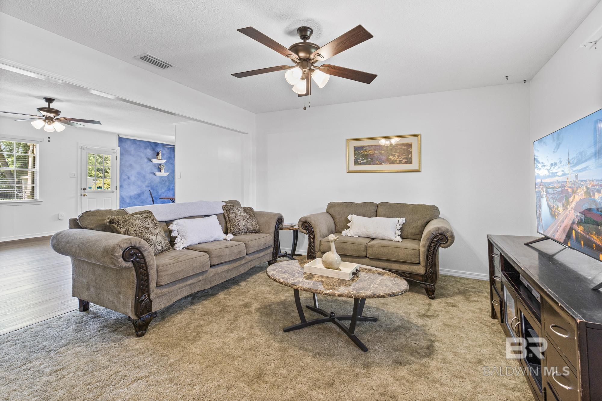 https://zimg.paragon.ice.com/ParagonImages/Property/PG/BCAR/396874/1/0/0/d0d42f1b1c9310060e9583652ccf731e/7/cefbf14fd859d2f03fa6526711f5e754/396874-0342981f-69d0-4ec6-bda5-518cd4e1122a.JPG