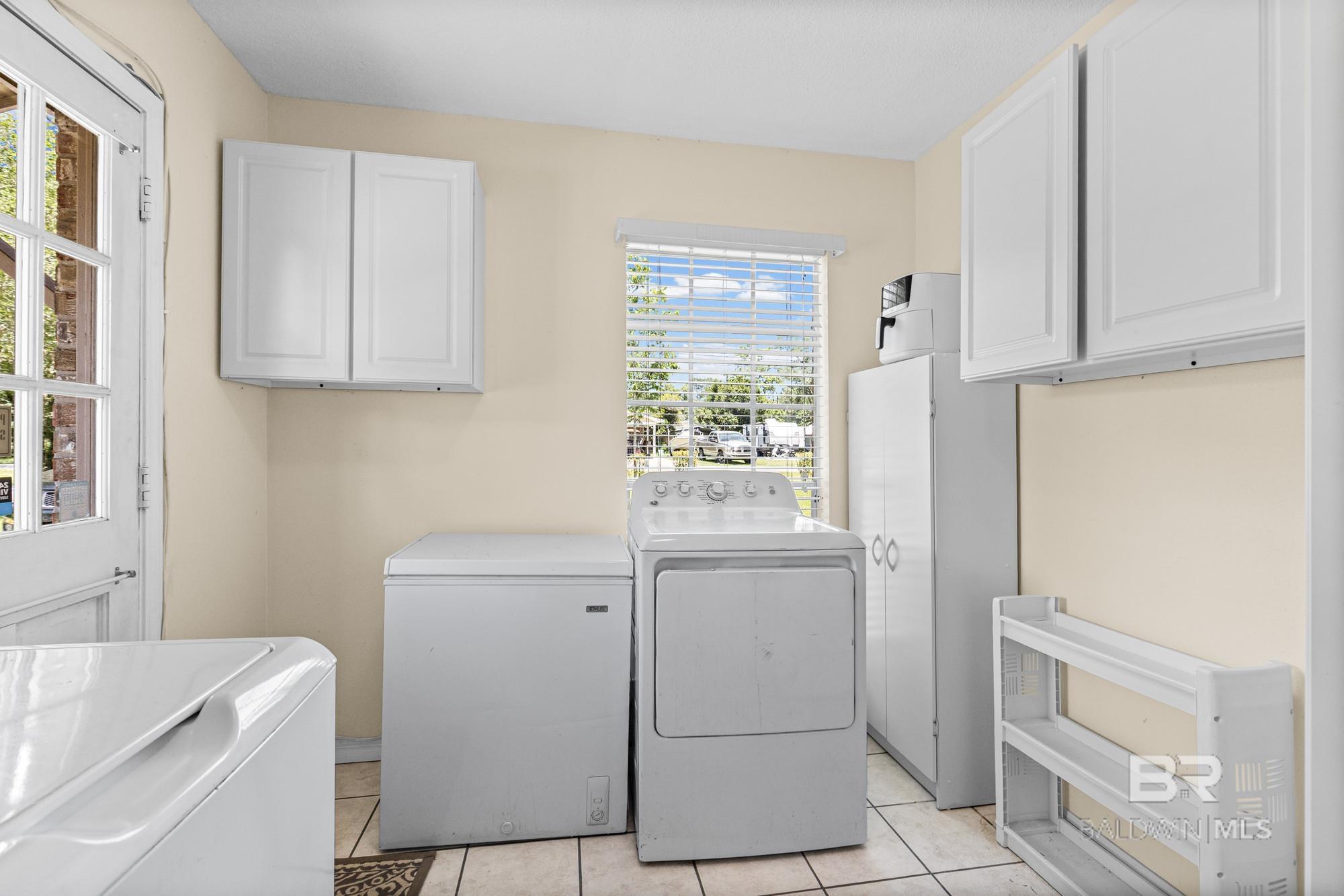 https://zimg.paragon.ice.com/ParagonImages/Property/PG/BCAR/396874/16/0/0/afa9f06e64a8684022edf50c4cb6fd52/7/cefbf14fd859d2f03fa6526711f5e754/396874-6461731f-a5ab-4210-8c5b-320f0debf34c.JPG