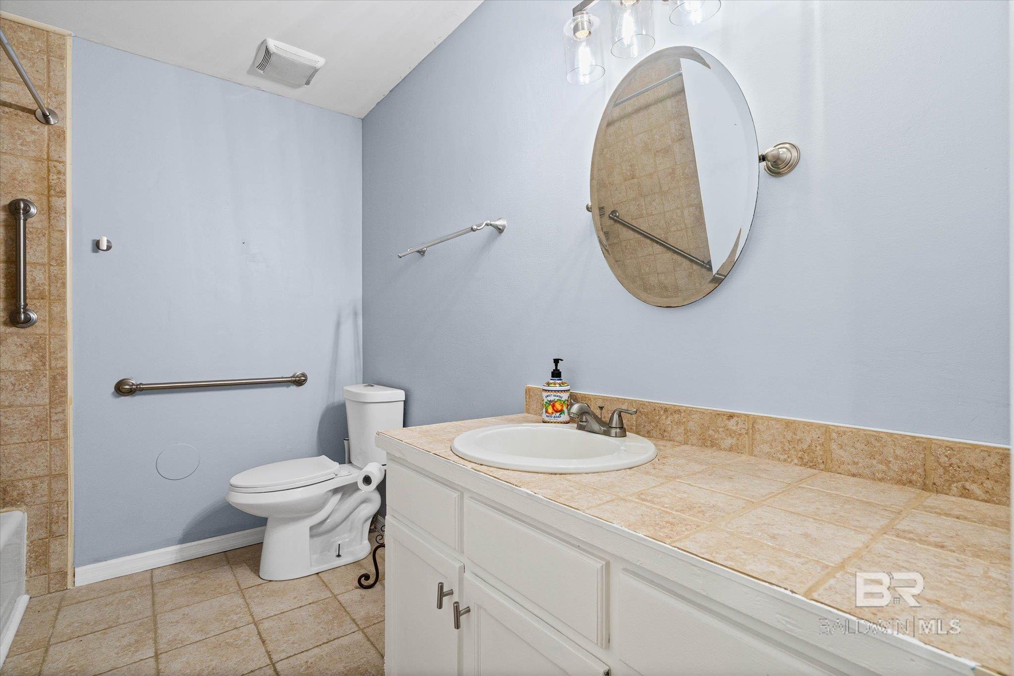 https://zimg.paragon.ice.com/ParagonImages/Property/PG/BCAR/396875/13/0/0/e52d6cee694290ee3afce0cf546141a8/7/bd5823eedd41812b881a1d9e825bc091/396875-7df0718b-567f-47b5-8dd6-a2c5a410eb3e.JPG