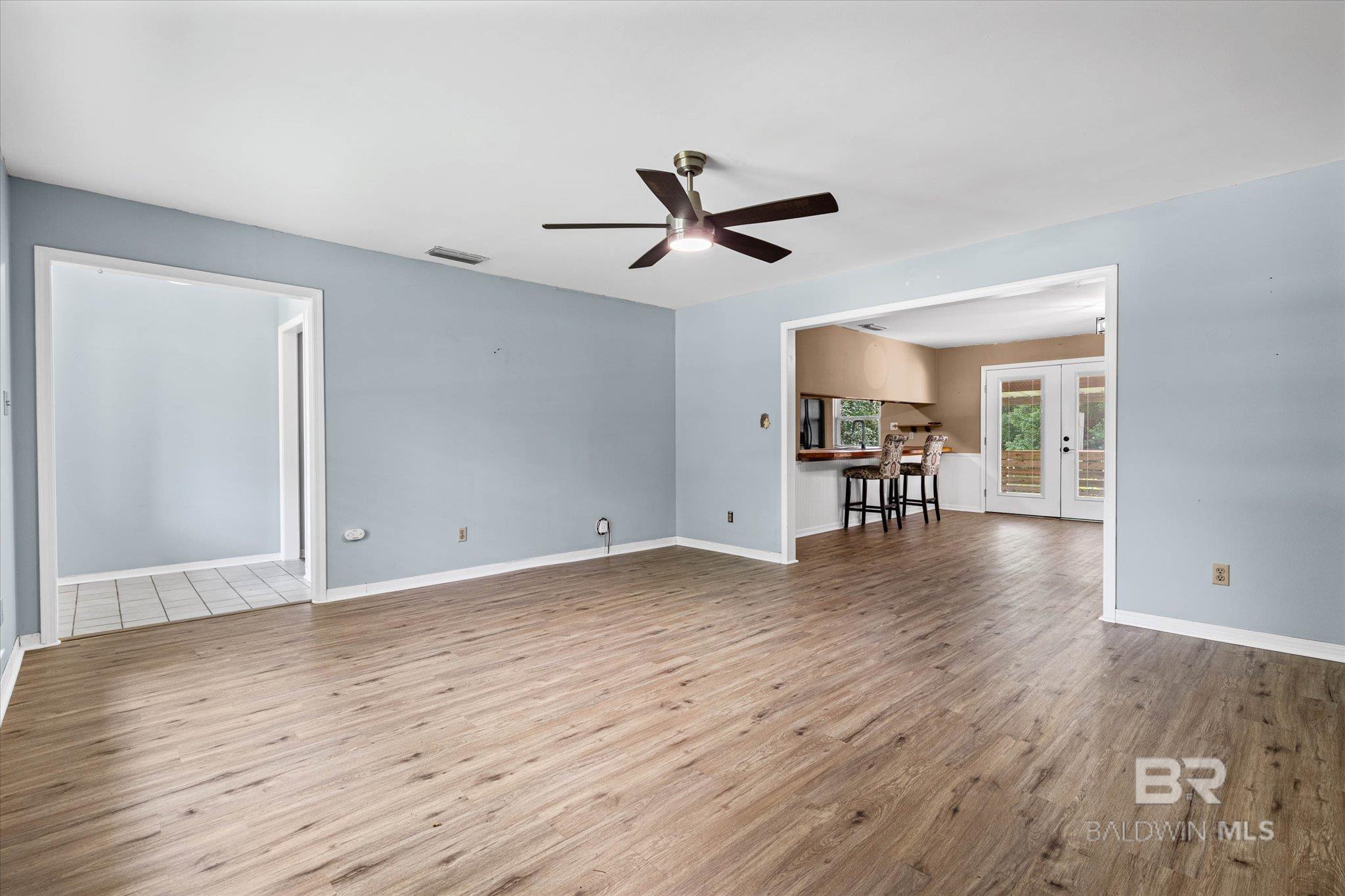 https://zimg.paragon.ice.com/ParagonImages/Property/PG/BCAR/396875/3/0/0/a3124408d4c0a3332a1849e3c7004758/7/bd5823eedd41812b881a1d9e825bc091/396875-17a71537-2050-419f-a315-6f451d11e0e2.JPG