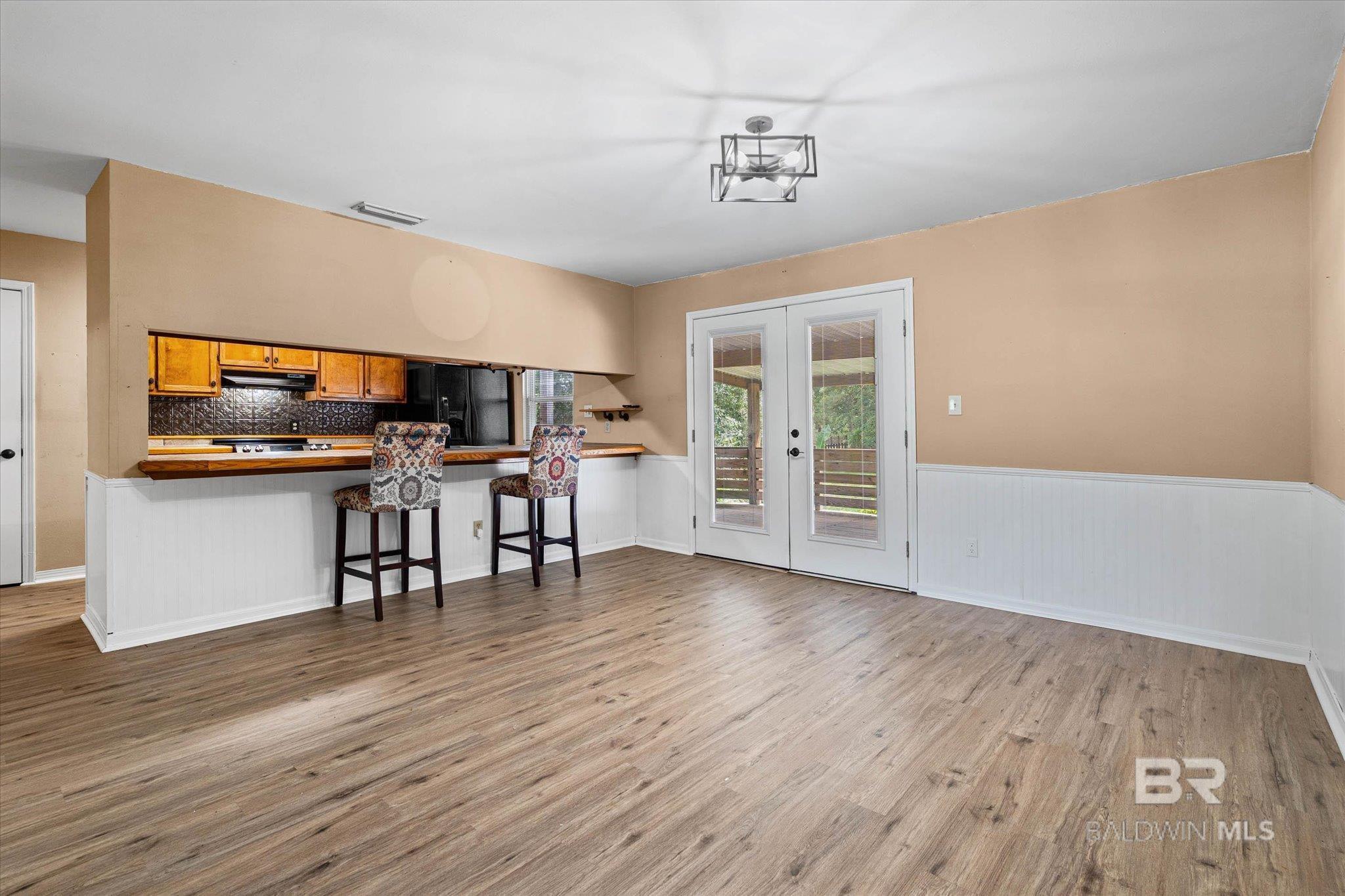 https://zimg.paragon.ice.com/ParagonImages/Property/PG/BCAR/396875/4/0/0/43797a83ff06efe97a6deb1b35657e74/7/bd5823eedd41812b881a1d9e825bc091/396875-e75625f6-efa1-482d-ad78-ff47b9734ced.JPG