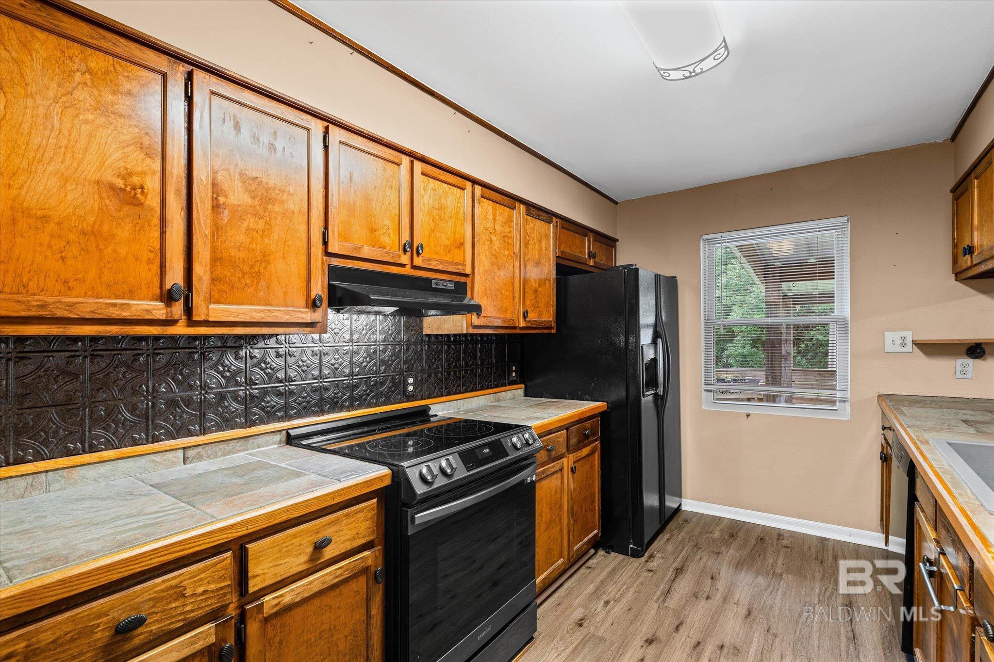 https://zimg.paragon.ice.com/ParagonImages/Property/PG/BCAR/396875/6/0/0/3a15cdc97140c6362e71ee31181f6b55/7/bd5823eedd41812b881a1d9e825bc091/396875-0c32d8a5-86d1-4ed2-ac47-e3c61a154016.JPG