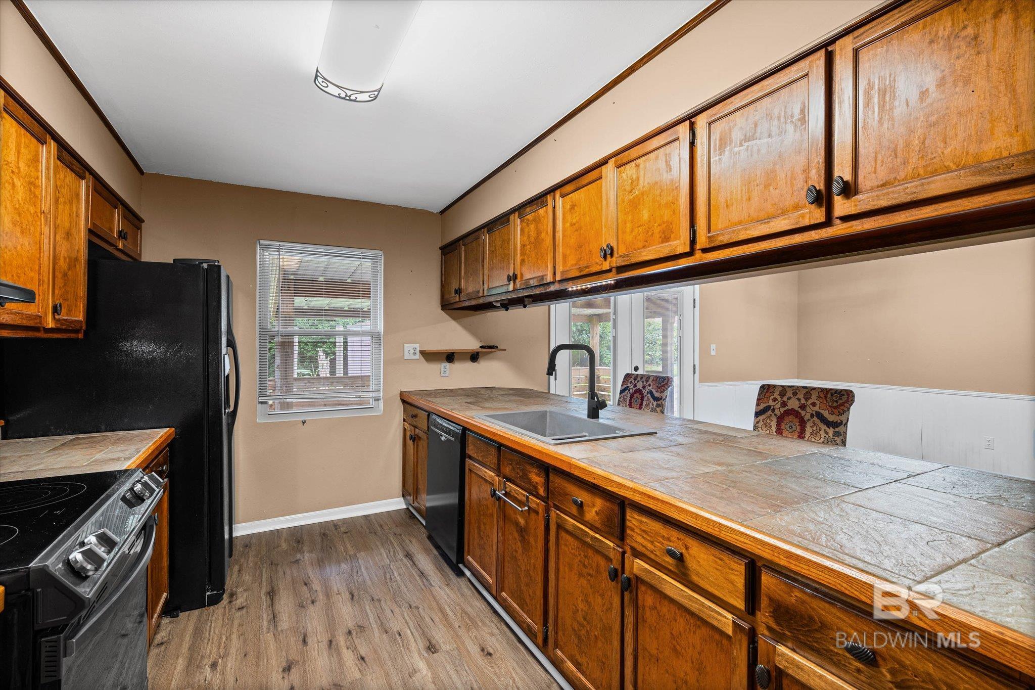 https://zimg.paragon.ice.com/ParagonImages/Property/PG/BCAR/396875/7/0/0/5066fa2a9e0e0a8539ec6eb04c971e43/7/bd5823eedd41812b881a1d9e825bc091/396875-9803fbdd-7508-4e29-827c-6ed3d722b620.JPG