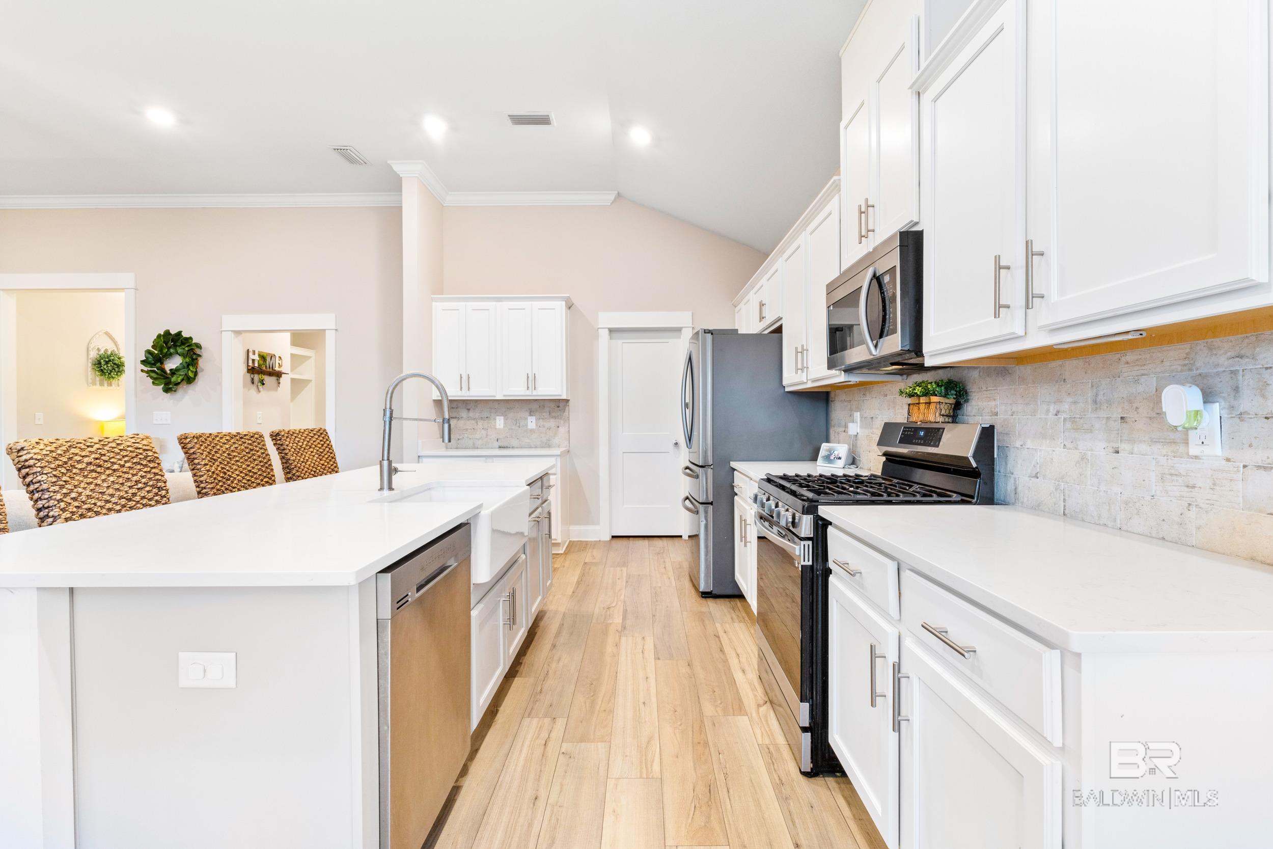 https://zimg.paragon.ice.com/ParagonImages/Property/PG/BCAR/396892/15/0/0/c6f6eb303b2f459a4c17965774fa9f5a/7/b106b31292d5d4dea6c6e58bf20e25ce/396892-6eaf28f1-2cfe-4571-bf55-905bcfe64876.JPG