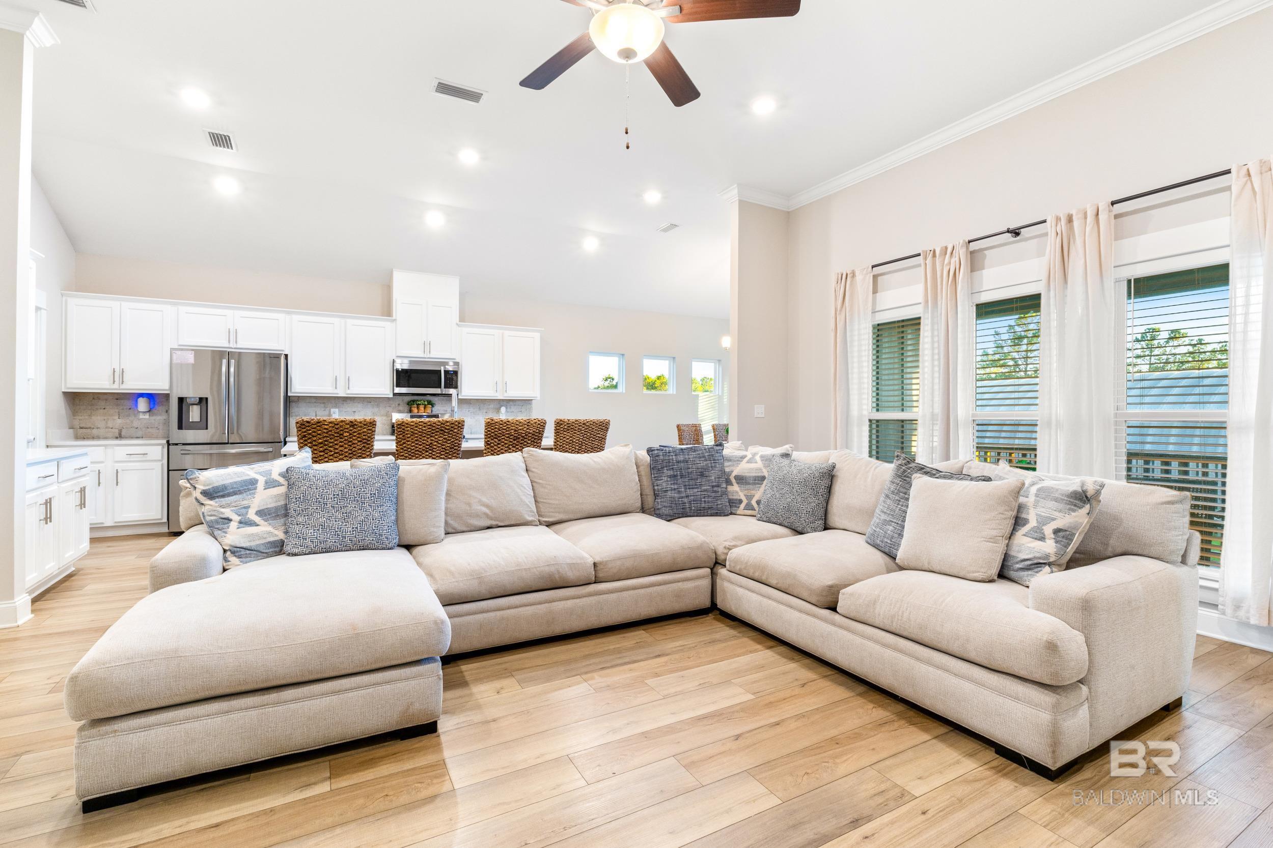 https://zimg.paragon.ice.com/ParagonImages/Property/PG/BCAR/396892/8/0/0/c96ab60b4e3e1325cce8da5c8ef81249/7/b106b31292d5d4dea6c6e58bf20e25ce/396892-23a52e9c-1972-4cd0-8734-297c62f4b6ab.JPG