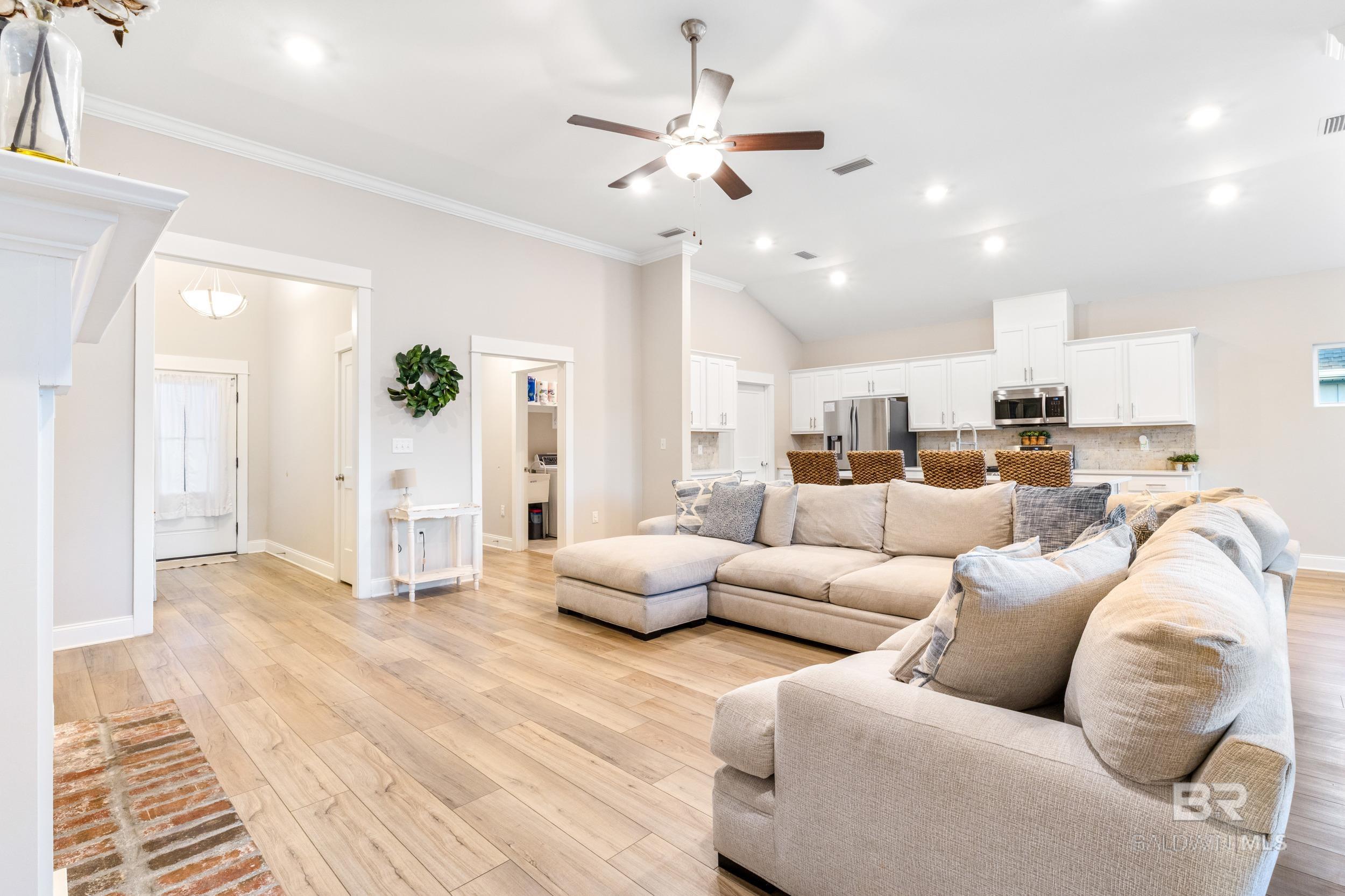 https://zimg.paragon.ice.com/ParagonImages/Property/PG/BCAR/396892/9/0/0/de4bc7f33ff2cdd702d43f595a3fbf9c/7/b106b31292d5d4dea6c6e58bf20e25ce/396892-7611f74c-f4b6-42a6-a668-108226189ff2.JPG