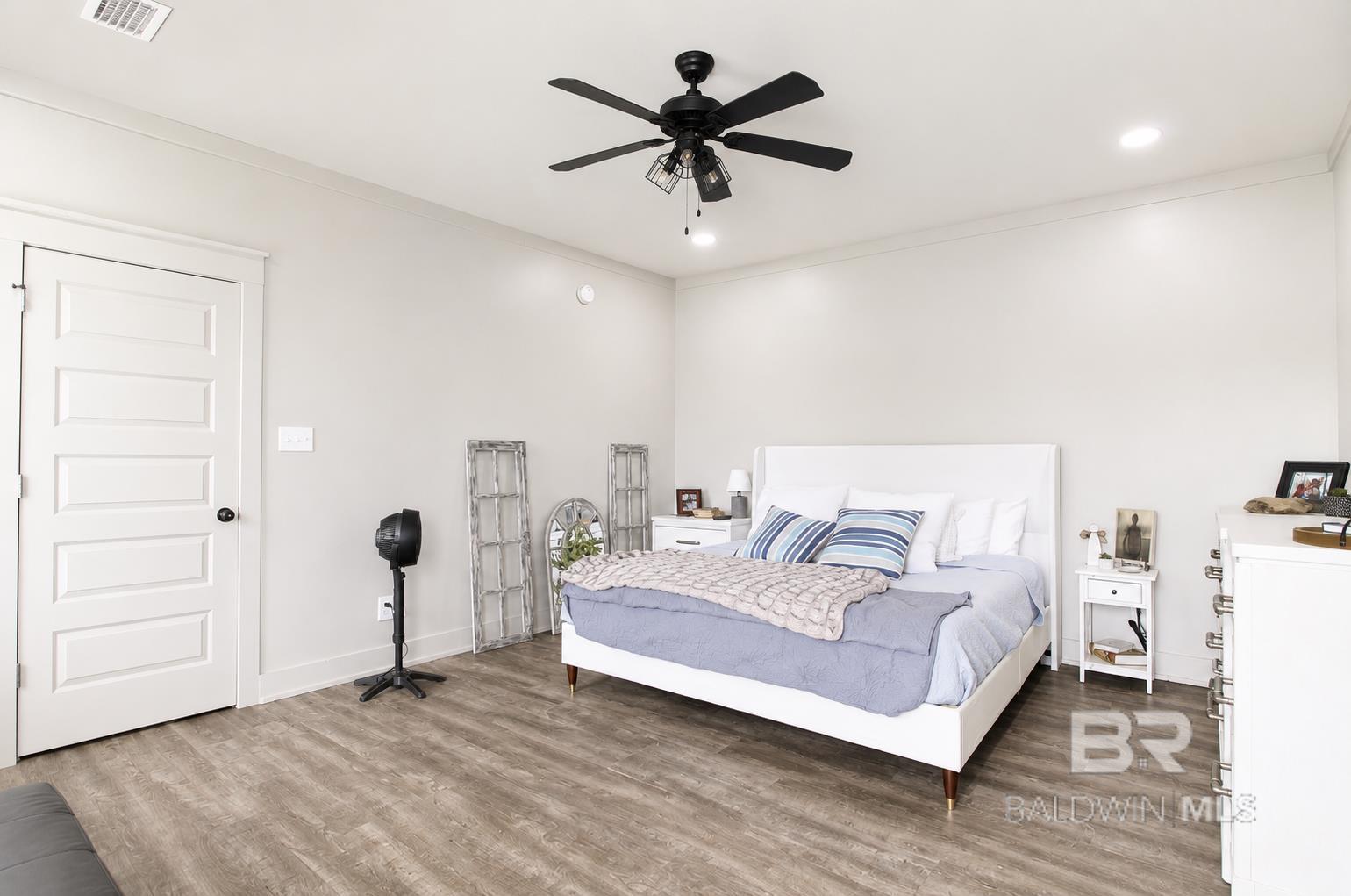 https://zimg.paragon.ice.com/ParagonImages/Property/PG/BCAR/396919/17/0/0/e32d9e4f60a5d728185b29e27f0a66e0/7/a835a05d622358e5e7e64d48a8ac4f20/396919-08854942-6c87-4479-aab5-889ff86d9e6c.JPG