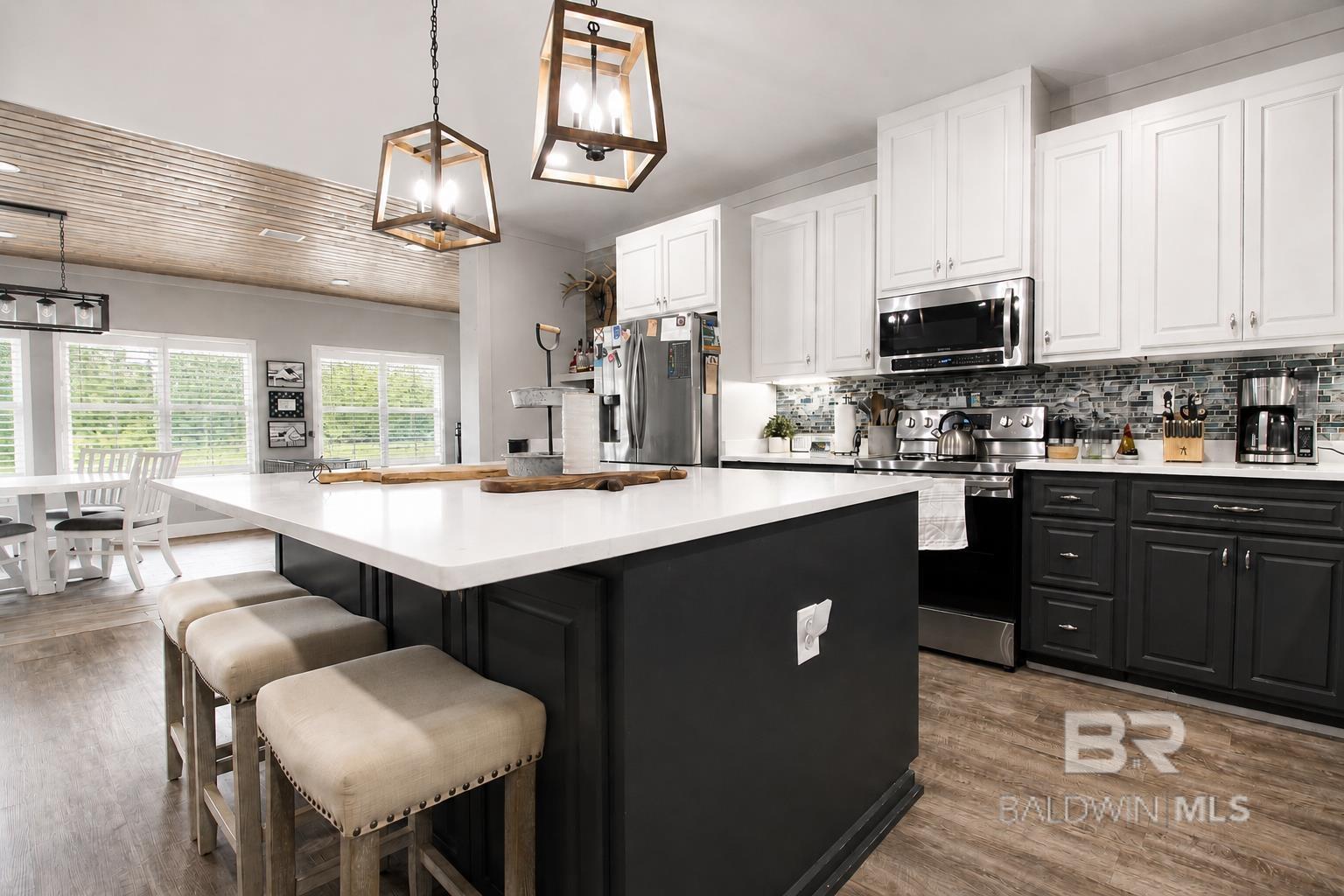 https://zimg.paragon.ice.com/ParagonImages/Property/PG/BCAR/396919/29/0/0/a1c0ea4c31e9cb4bc30858467b67b477/7/a835a05d622358e5e7e64d48a8ac4f20/396919-fb2af1f9-0950-411d-8426-df6105ae3ccb.JPG