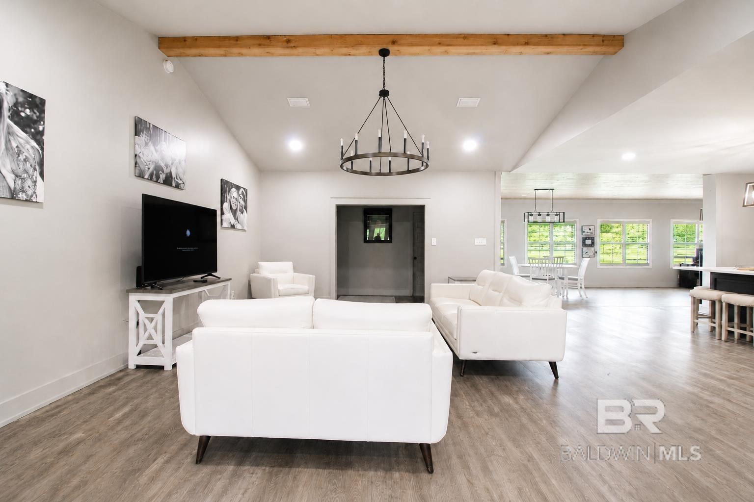 https://zimg.paragon.ice.com/ParagonImages/Property/PG/BCAR/396919/39/0/0/6b760d0e565157ae0640dc768be03ac2/7/a835a05d622358e5e7e64d48a8ac4f20/396919-49b88c2a-e981-4166-9210-dcd06a18958a.JPG