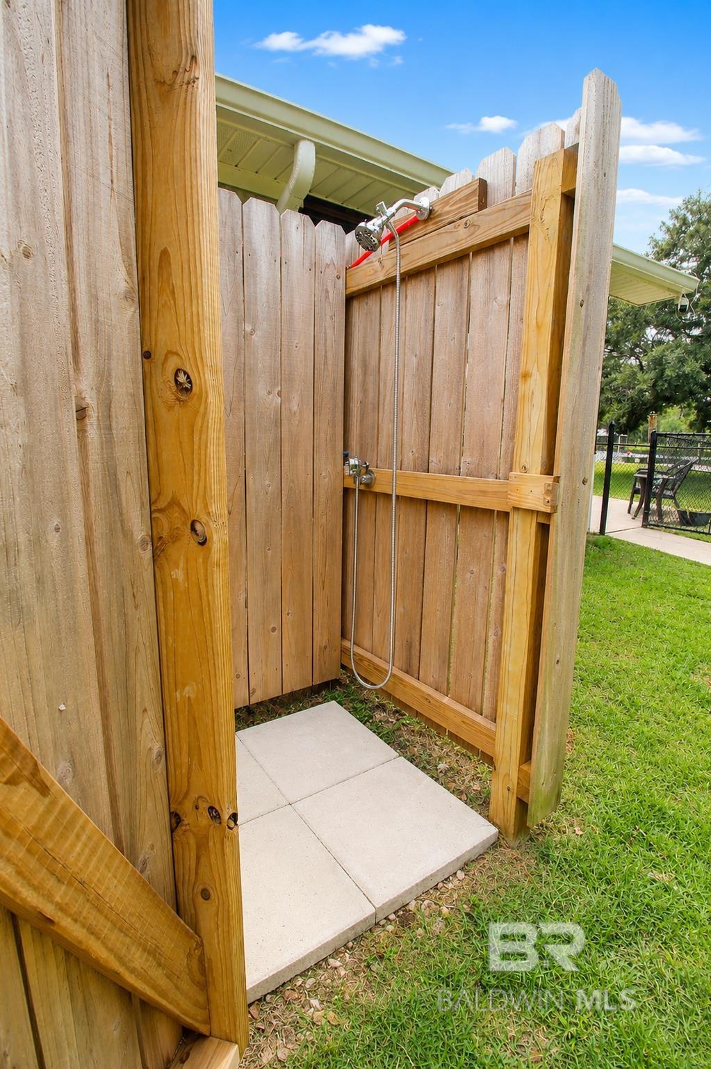 https://zimg.paragon.ice.com/ParagonImages/Property/PG/BCAR/396919/57/0/0/94c6fae5a162047673c034ecf83c74af/7/a835a05d622358e5e7e64d48a8ac4f20/396919-ed591388-d36a-44b7-be08-7a2293b35862.JPG