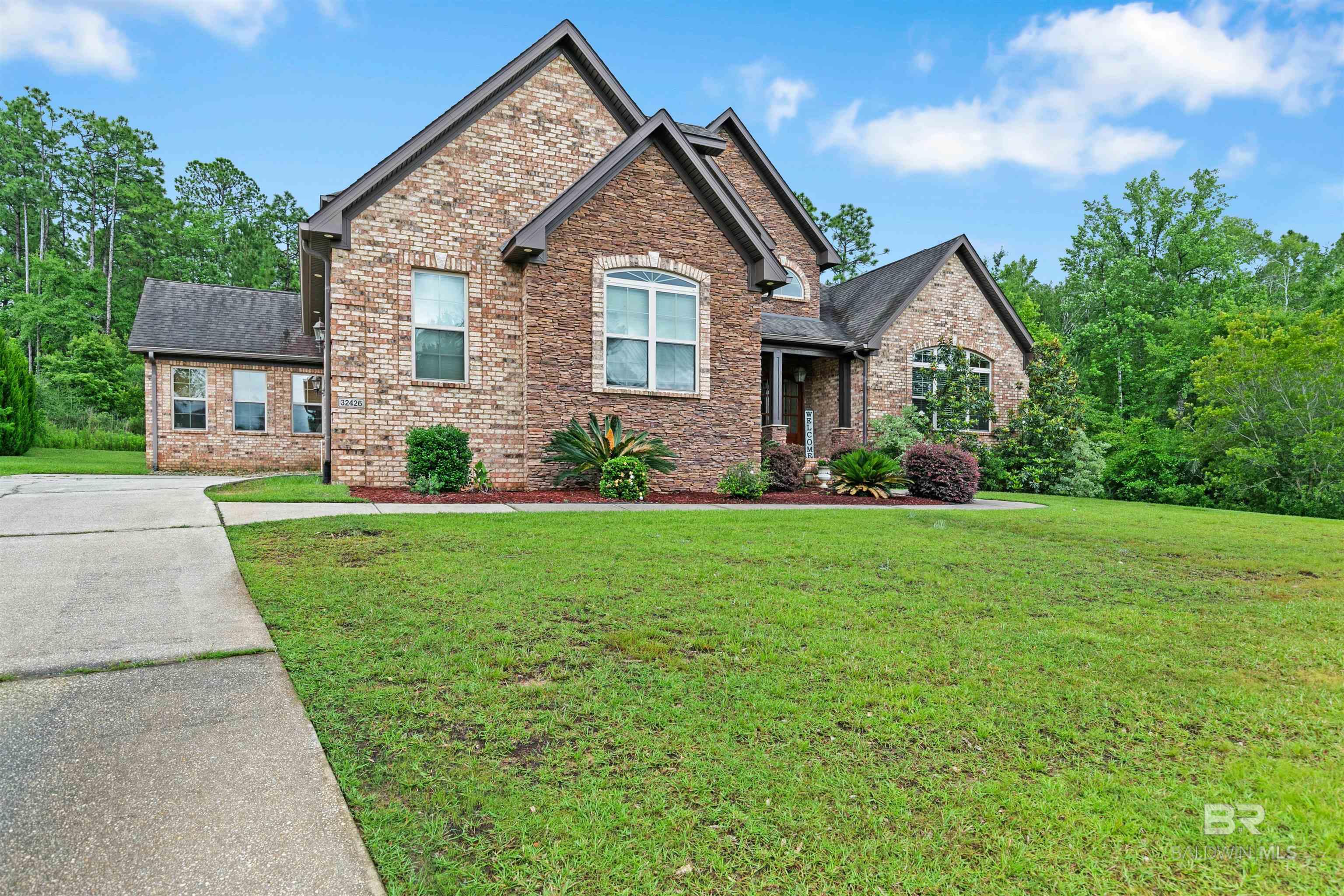 https://zimg.paragon.ice.com/ParagonImages/Property/PG/BCAR/396927/2/0/0/98d06000dfce81f1663aacb20f34836c/7/246e54ce6b4ebd8da000692c3e27dad3/396927-e28ca722-9847-406f-9f77-f51a080b3541.JPG