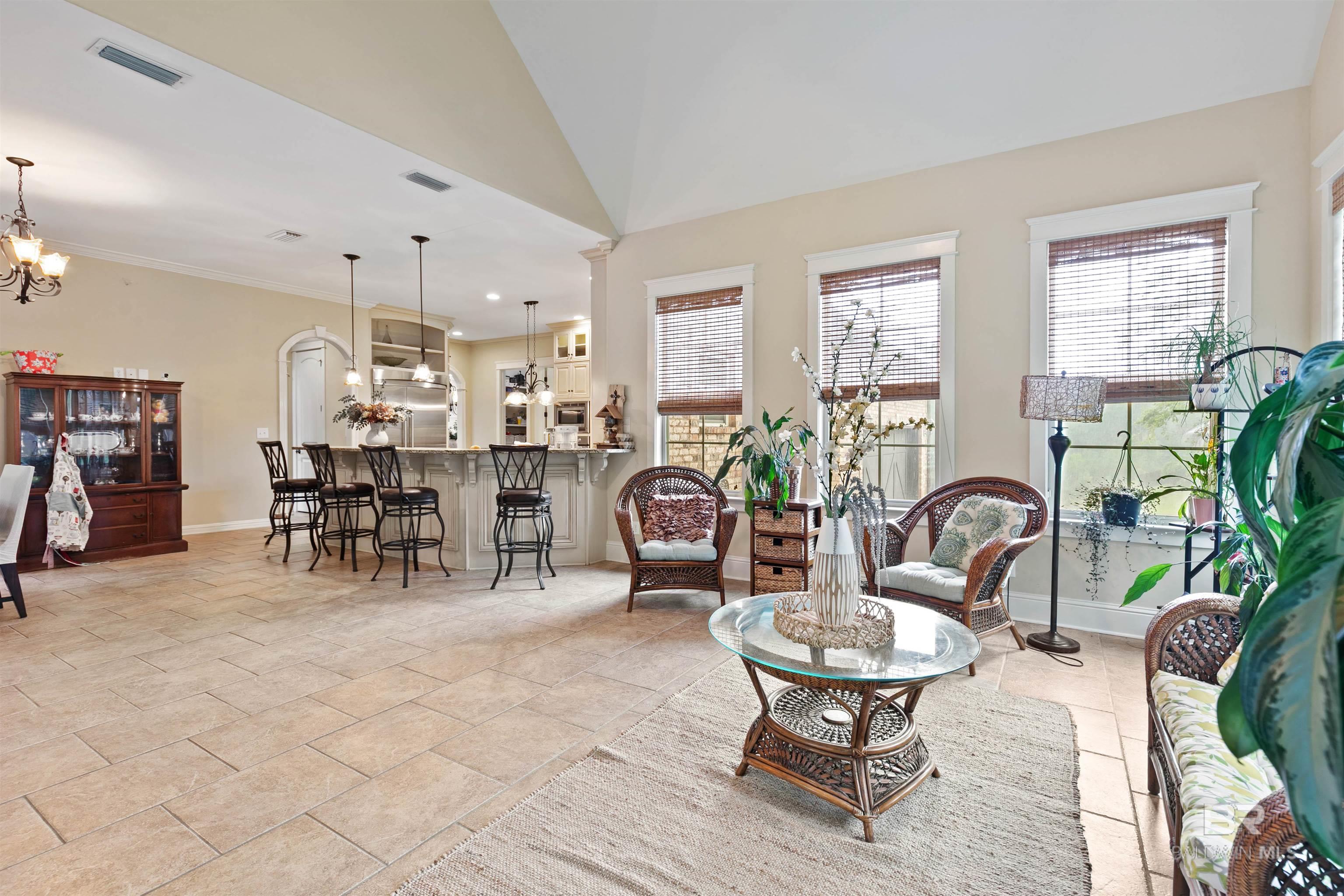 https://zimg.paragon.ice.com/ParagonImages/Property/PG/BCAR/396927/40/0/0/b00a9d20c0e7724ad9981e1d90d2cf61/7/246e54ce6b4ebd8da000692c3e27dad3/396927-f47a35b3-eef2-45f2-9dc5-892e127d643c.JPG