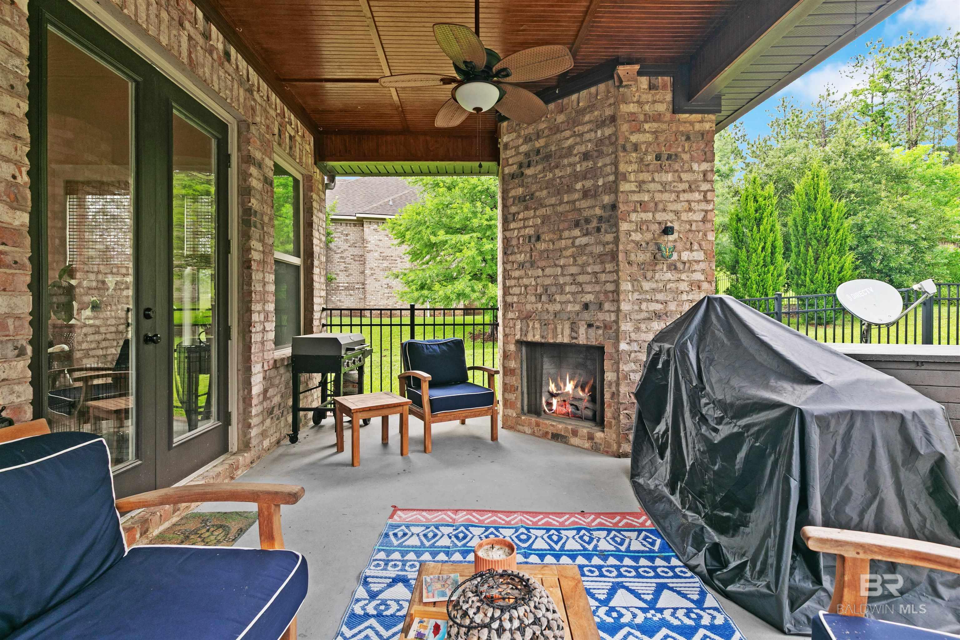 https://zimg.paragon.ice.com/ParagonImages/Property/PG/BCAR/396927/67/0/0/3dc46c3c59b83fa94d6704889751a8fe/7/246e54ce6b4ebd8da000692c3e27dad3/396927-56b4d29d-6b96-4eeb-ae77-db22a4101f4b.JPG