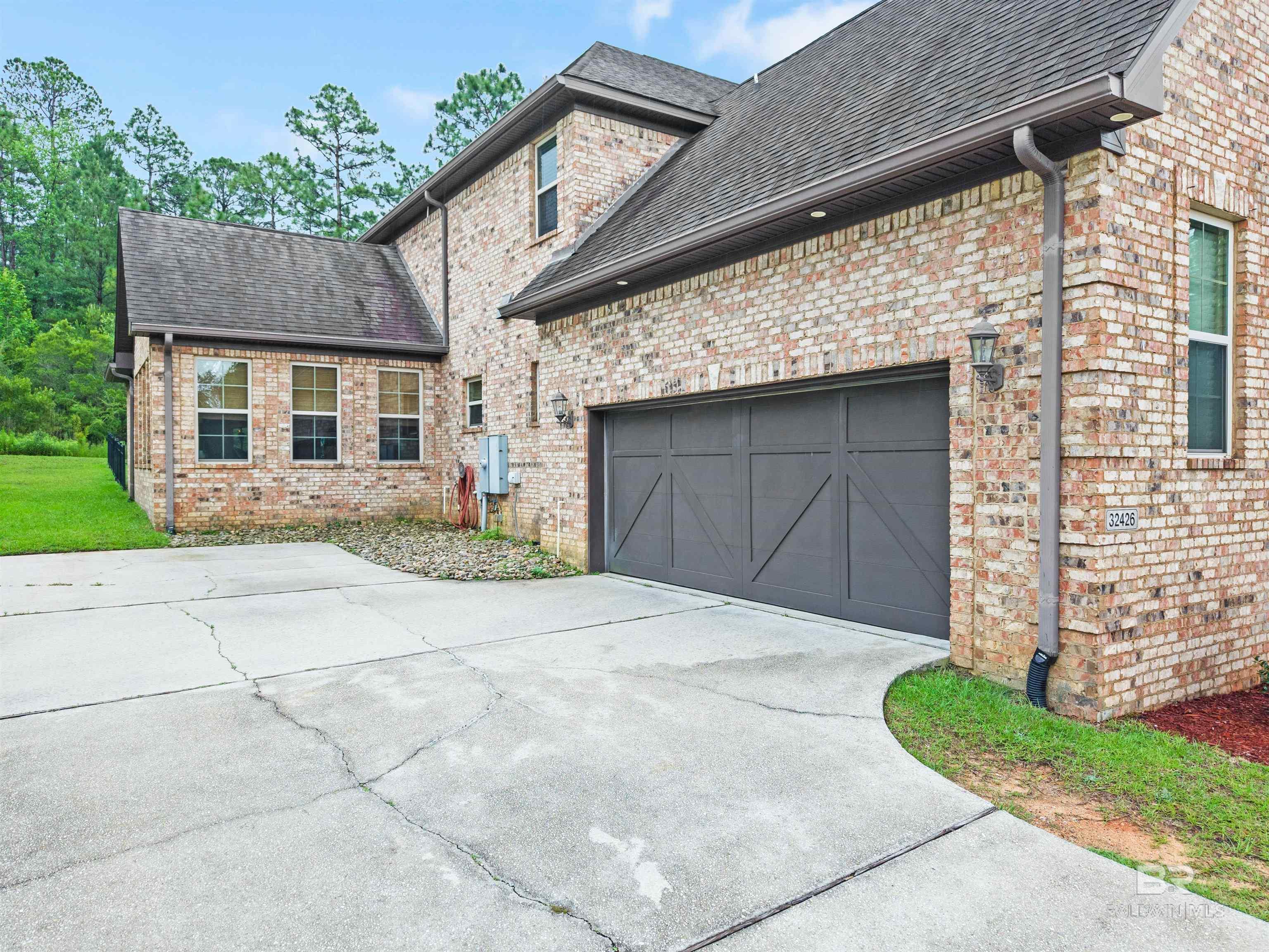 https://zimg.paragon.ice.com/ParagonImages/Property/PG/BCAR/396927/68/0/0/d9a82502e856956e748b0aec51863007/7/246e54ce6b4ebd8da000692c3e27dad3/396927-013d2d5d-1b42-4fb7-8bcf-044ccc05e58c.JPG