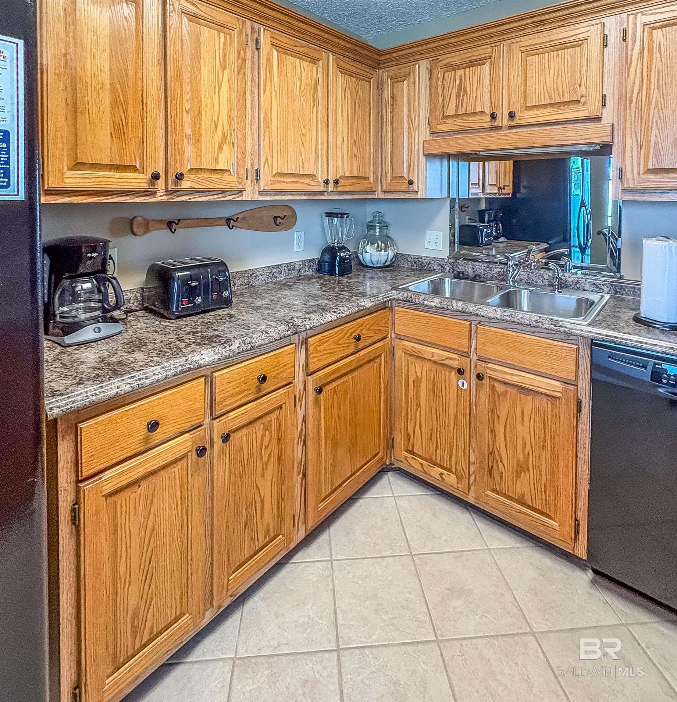 https://zimg.paragon.ice.com/ParagonImages/Property/PG/BCAR/396928/12/0/0/4fadad1ba735b51b5ce97602c02c105f/7/ba57b19a5f62567440f22b62e0494094/396928-aeb32769-7abc-4a2c-88bd-1a8334495d49.JPG