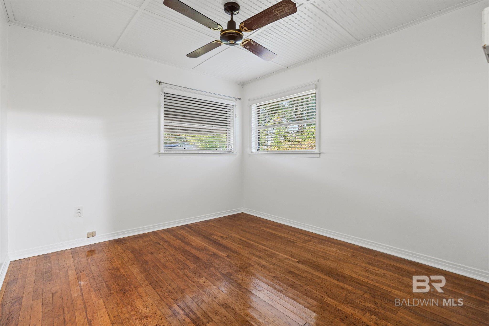 https://zimg.paragon.ice.com/ParagonImages/Property/PG/BCAR/396944/10/0/0/9f76361fc887e66ae453f083f311a170/7/39e2d36125e35968c6ebfe9cc6e68fcb/396944-7c481e65-52f2-46e3-b7c6-45451df454fc.JPG