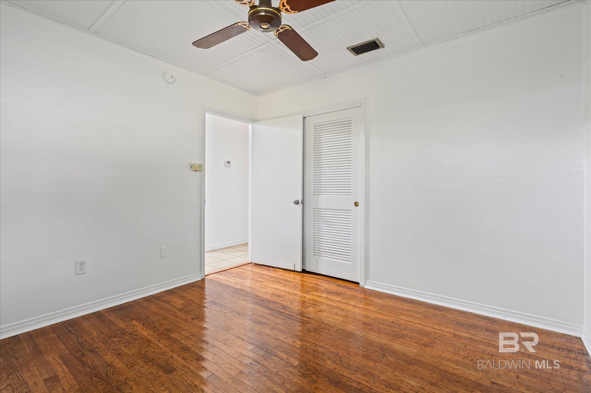 https://zimg.paragon.ice.com/ParagonImages/Property/PG/BCAR/396944/11/0/0/83434eff8c3f8b213b00bc635a924e33/7/39e2d36125e35968c6ebfe9cc6e68fcb/396944-f78a3ac7-8afa-41ff-9d4a-3716c9efae94.JPG