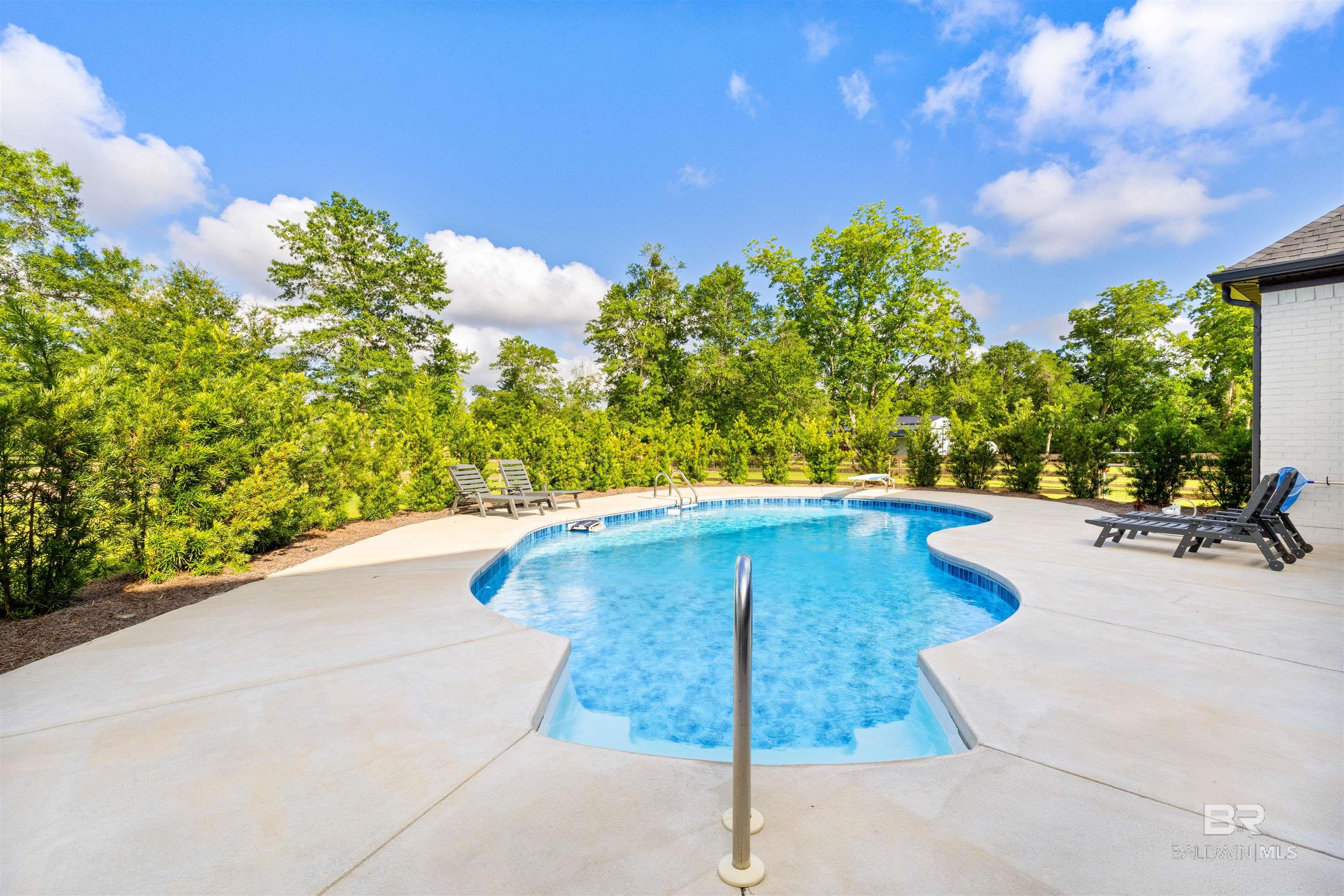 https://zimg.paragon.ice.com/ParagonImages/Property/PG/BCAR/396950/28/0/0/b34878752bfd5a1ec36e5e8a81480298/7/02a09163fd79ba5daf9c4573bfcca5cc/396950-9a945c86-34bb-4f08-8e1a-f396ad1cd191.JPG