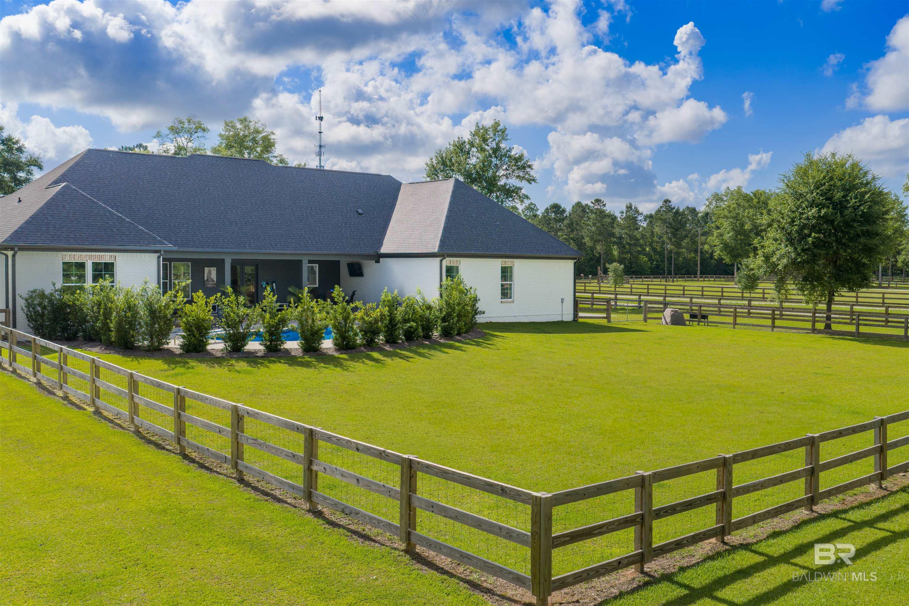 https://zimg.paragon.ice.com/ParagonImages/Property/PG/BCAR/396950/5/0/0/0032925b360e7c4e3cf6696f7805a850/7/02a09163fd79ba5daf9c4573bfcca5cc/396950-1e6476e6-be0e-4a50-afc3-e79e68434033.JPG