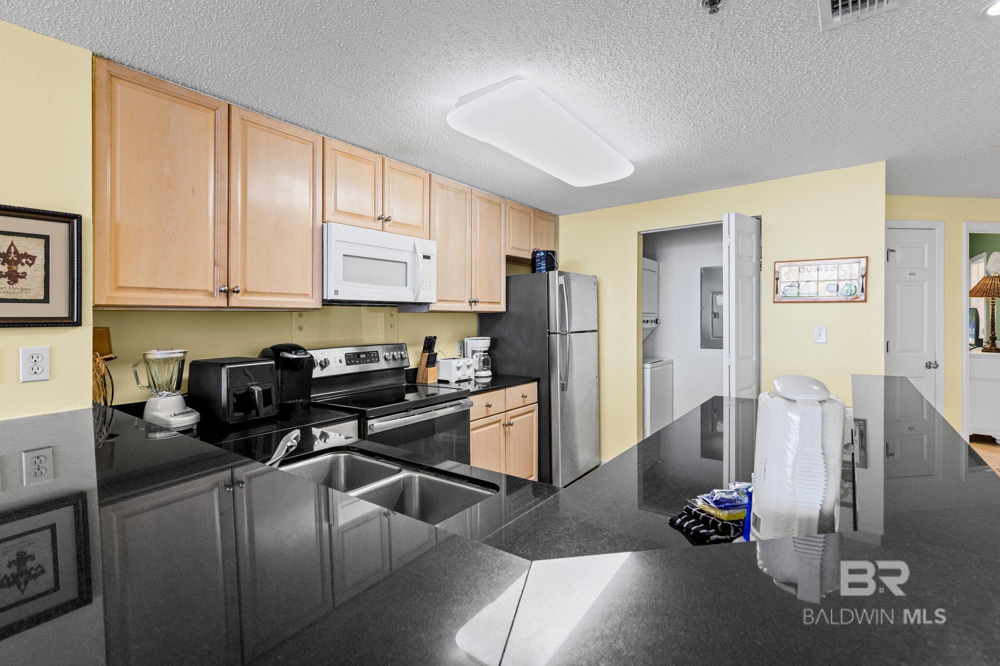 https://zimg.paragon.ice.com/ParagonImages/Property/PG/BCAR/396963/9/0/0/0c51bc114eeb68b51093e1fba3d17254/7/1653fe76d4627c623a89a6486f9d1652/396963-a5f570c6-a5db-4cac-822d-350fe5a782b3.JPG